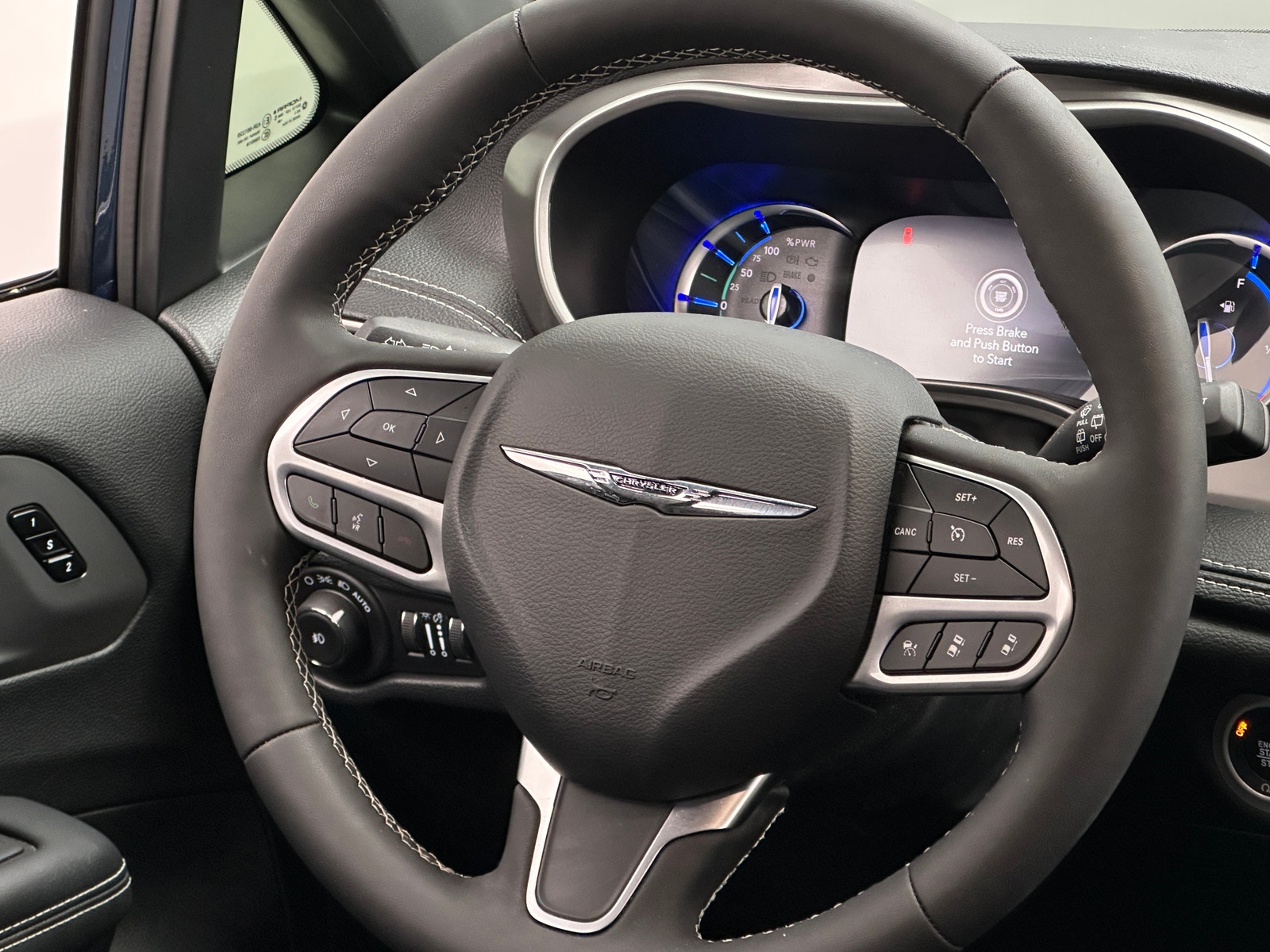 Thumbnail: 2025 Chrysler Pacifica - 4