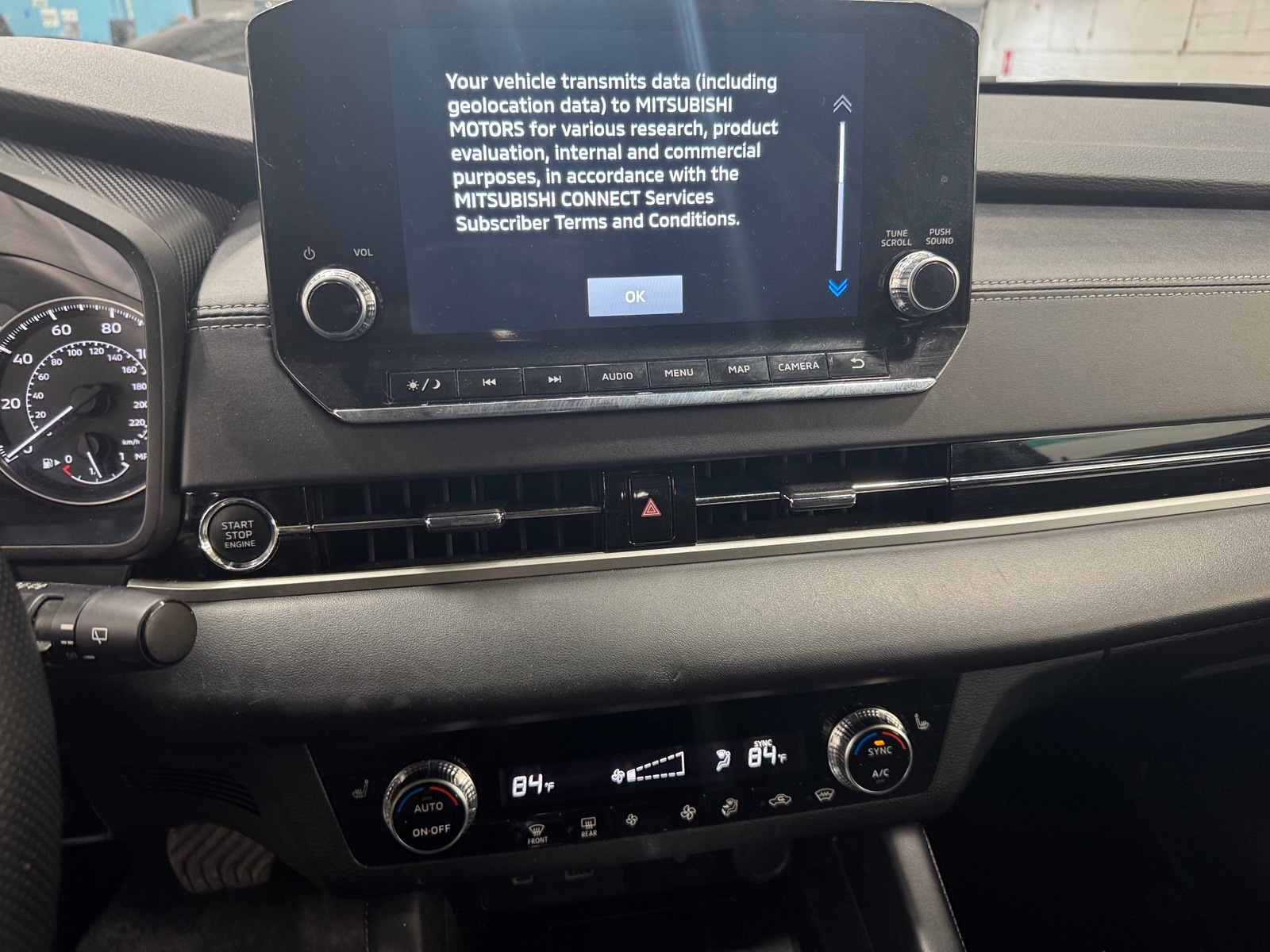 Thumbnail: 2024 Mitsubishi Outlander - 3