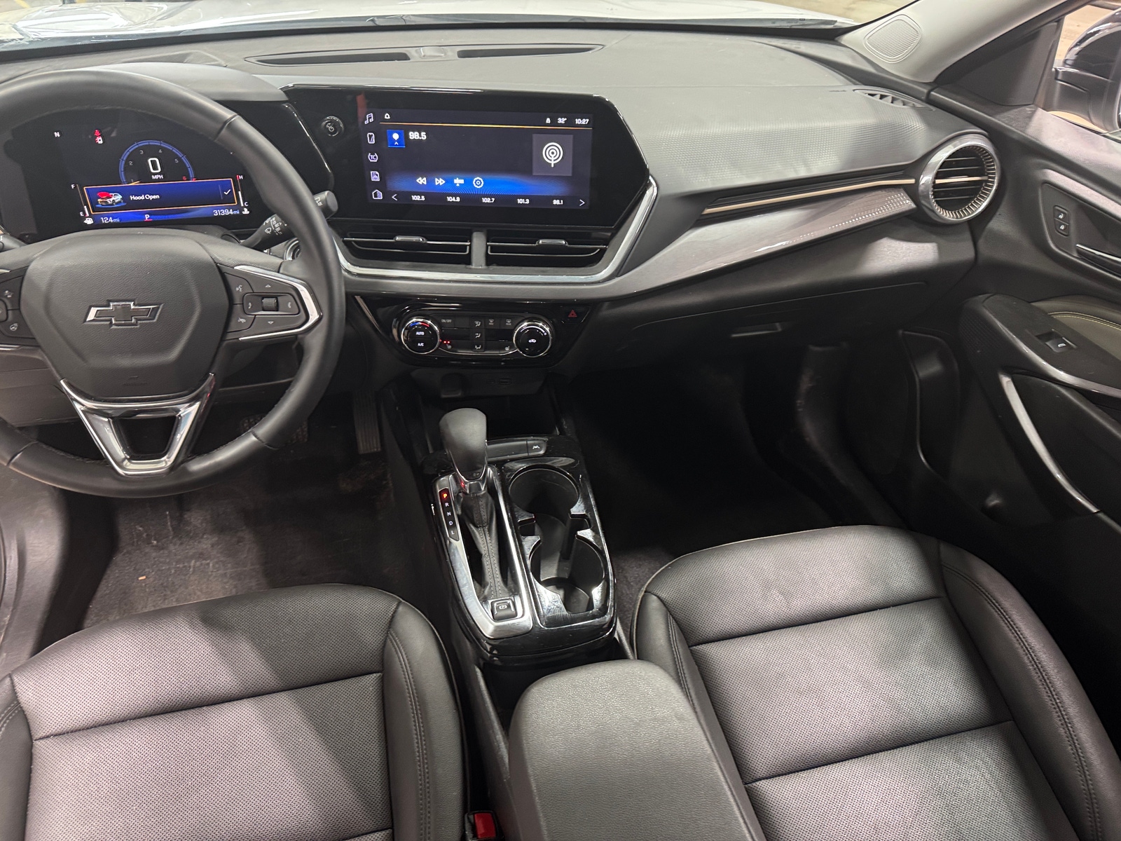 Thumbnail: 2025 Chevrolet Trax - 2