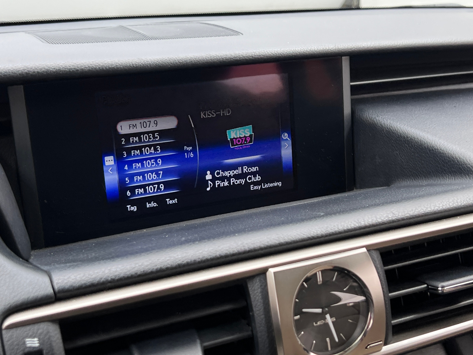 Thumbnail: 2019 Lexus IS - 3