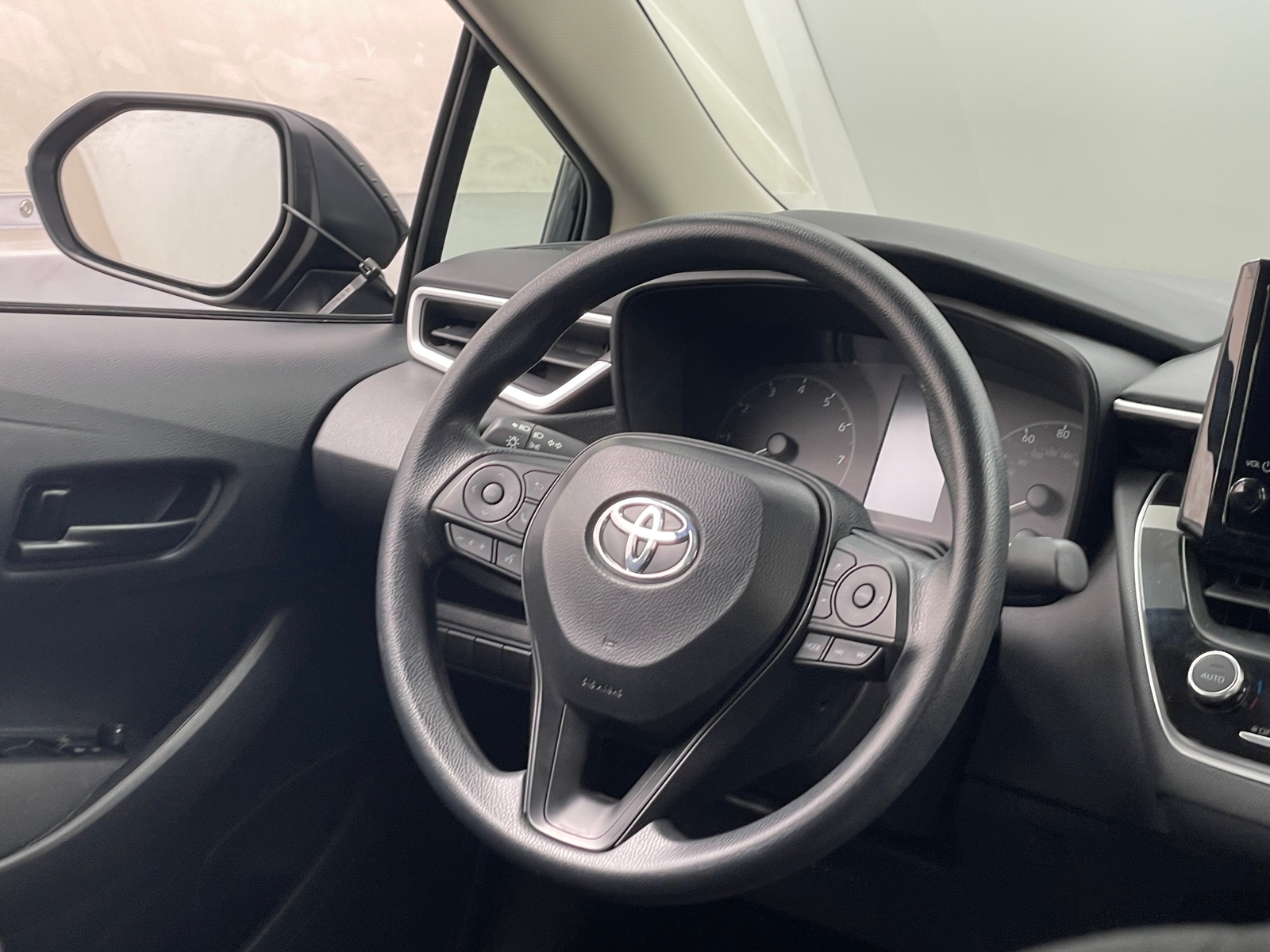 Thumbnail: 2025 Toyota Corolla - 5