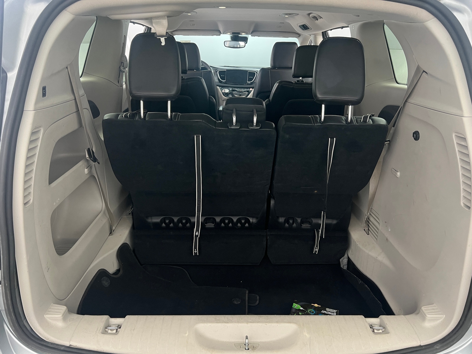 Thumbnail: 2023 Chrysler Pacifica - 6