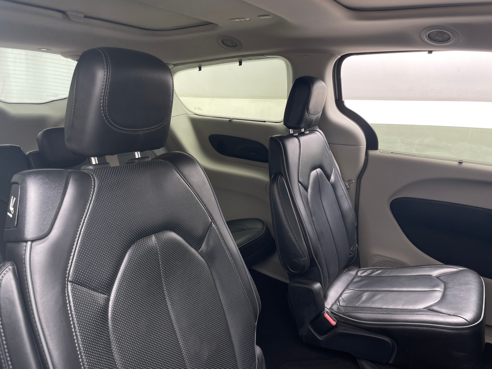 Thumbnail: 2019 Chrysler Pacifica - 5