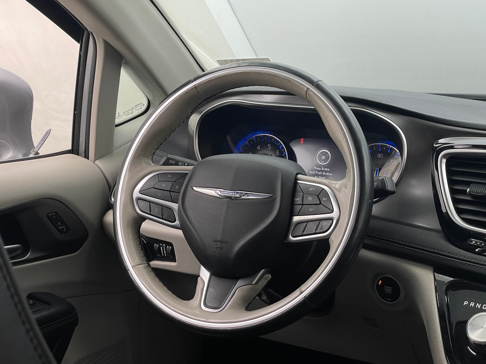 Thumbnail: 2019 Chrysler Pacifica - 4