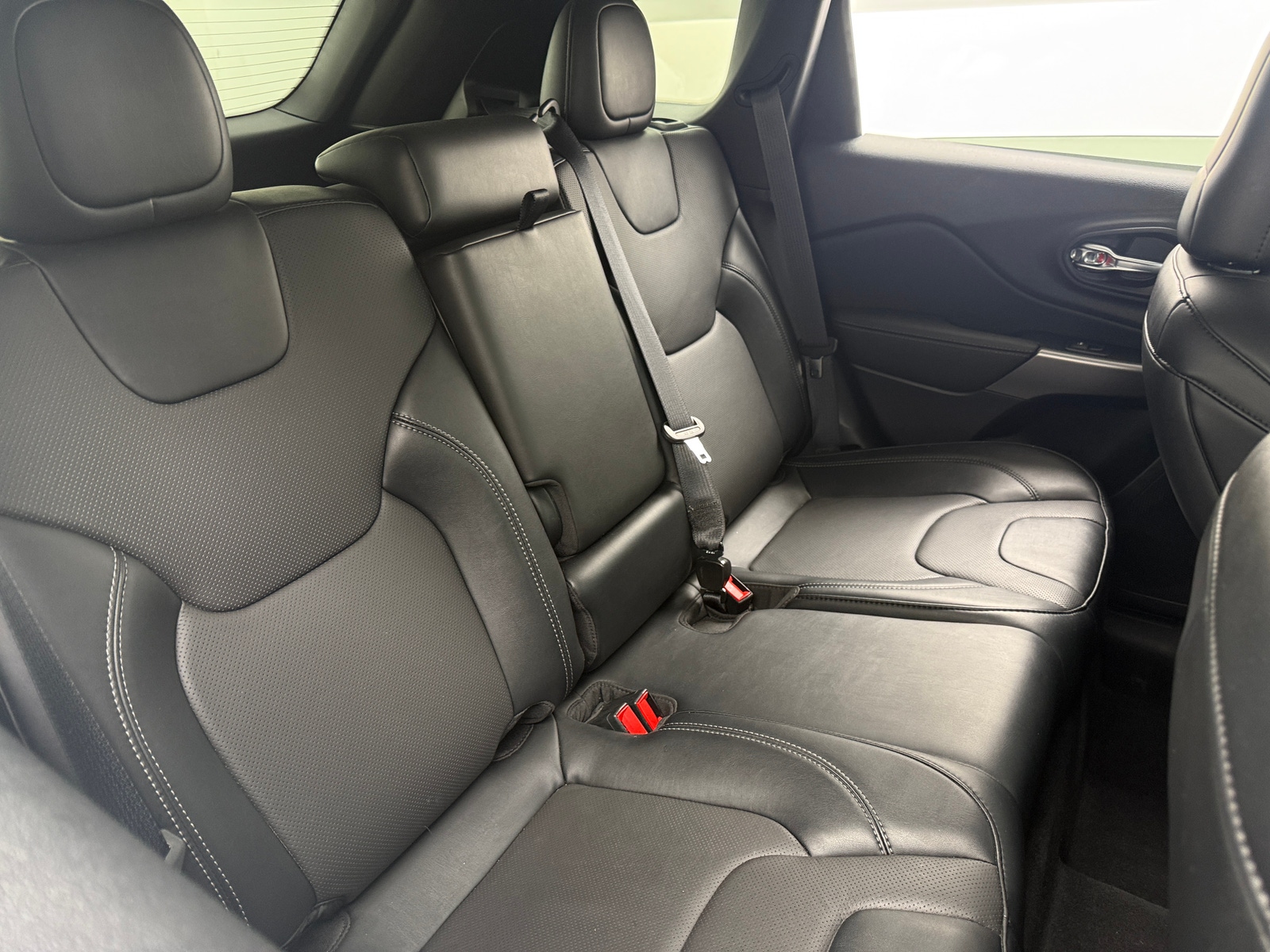 Thumbnail: 2022 Jeep Cherokee - 5