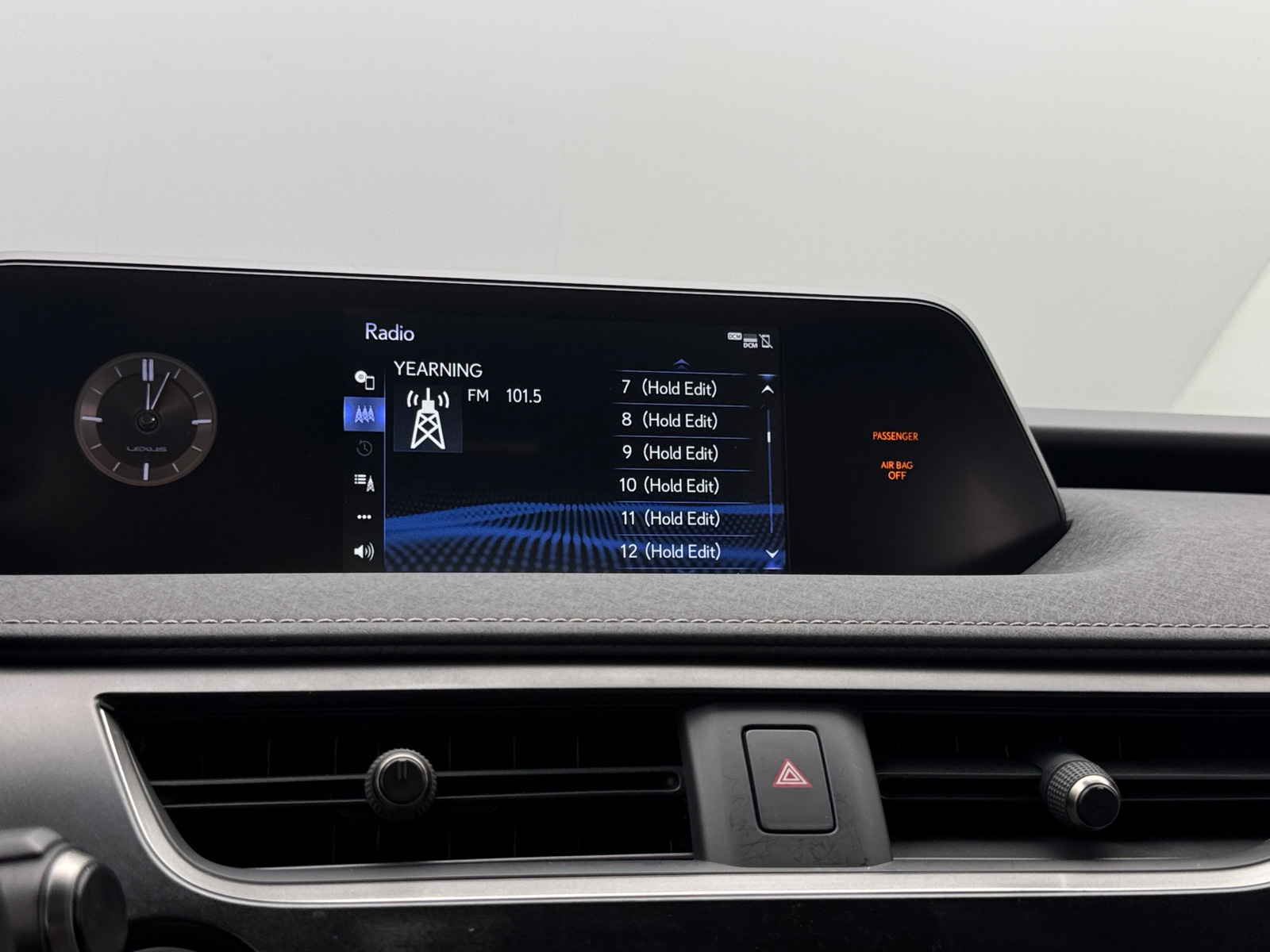 Thumbnail: 2021 Lexus UX - 3