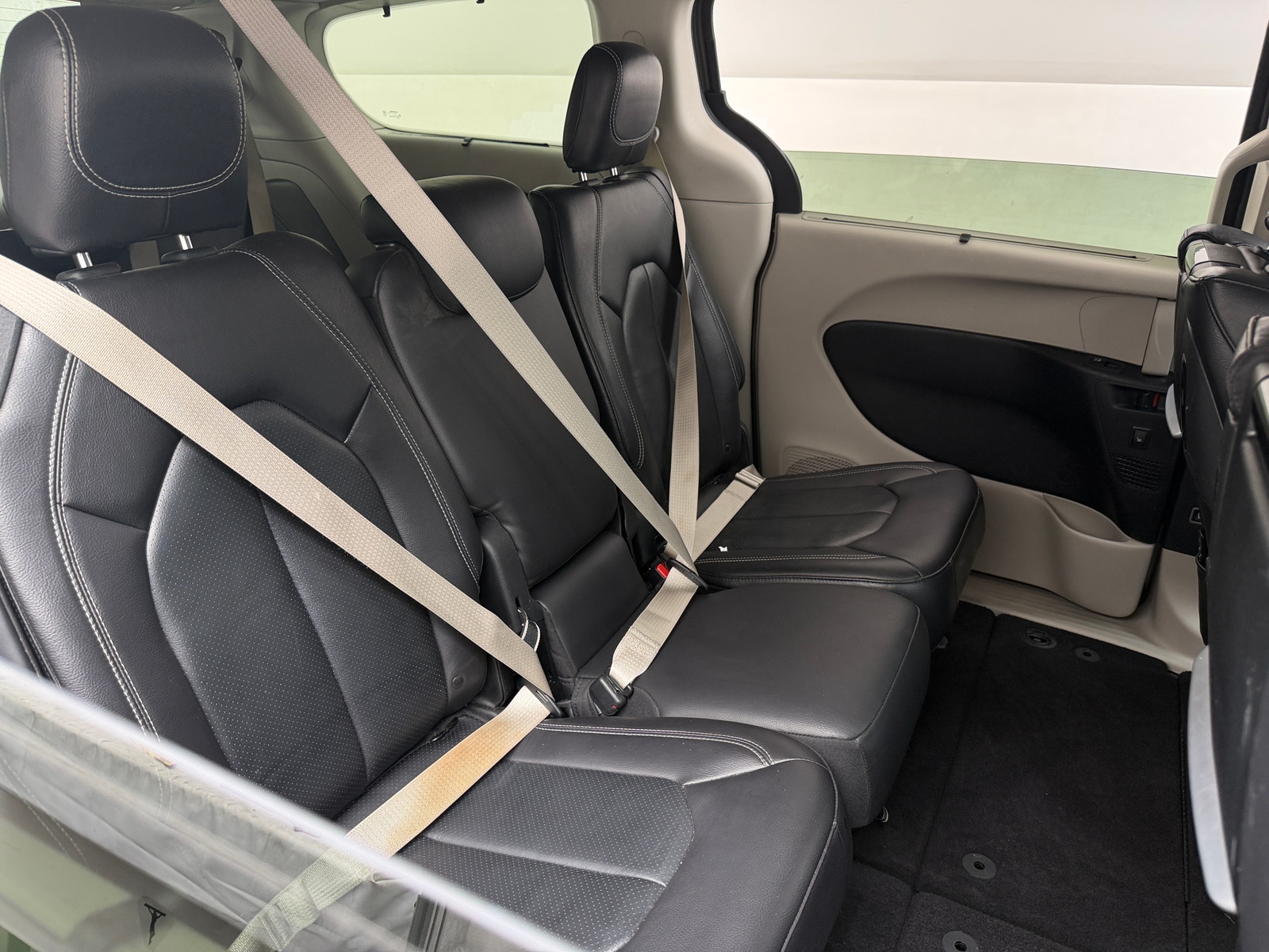 Thumbnail: 2022 Chrysler Pacifica - 5