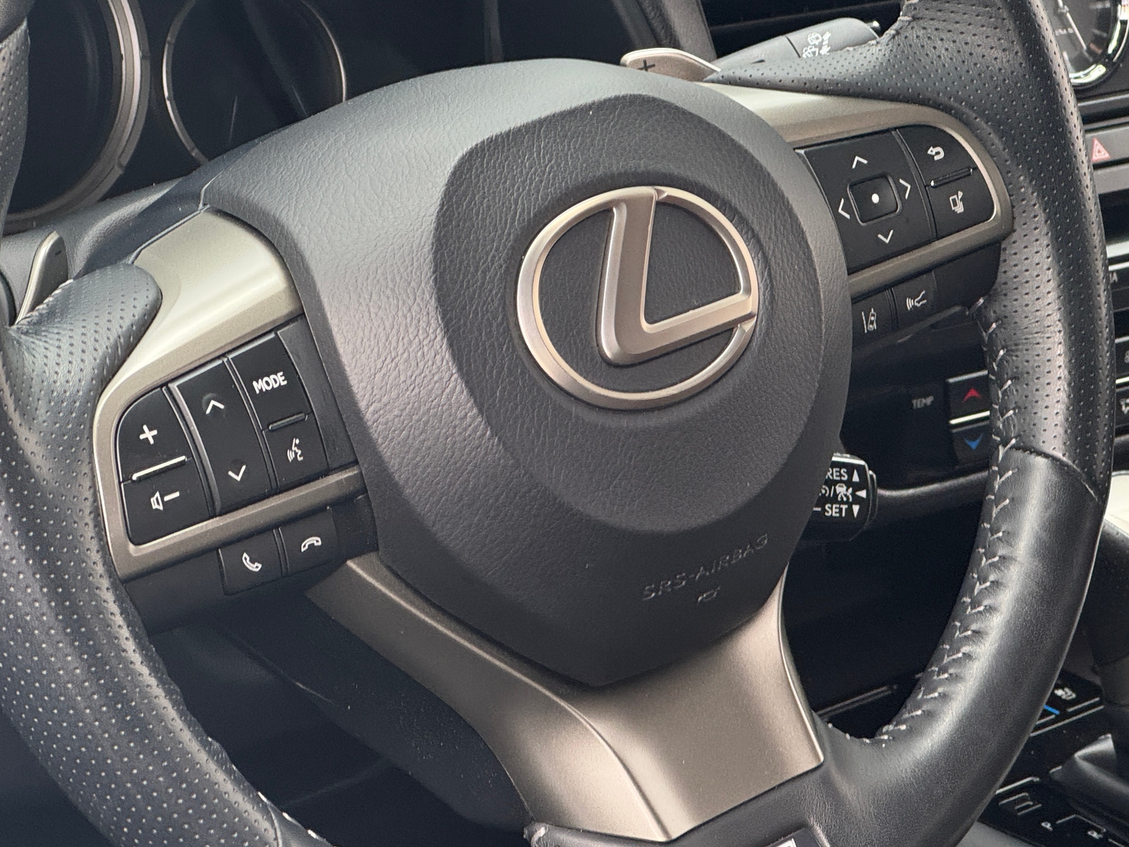 Thumbnail: 2020 Lexus RX - 4