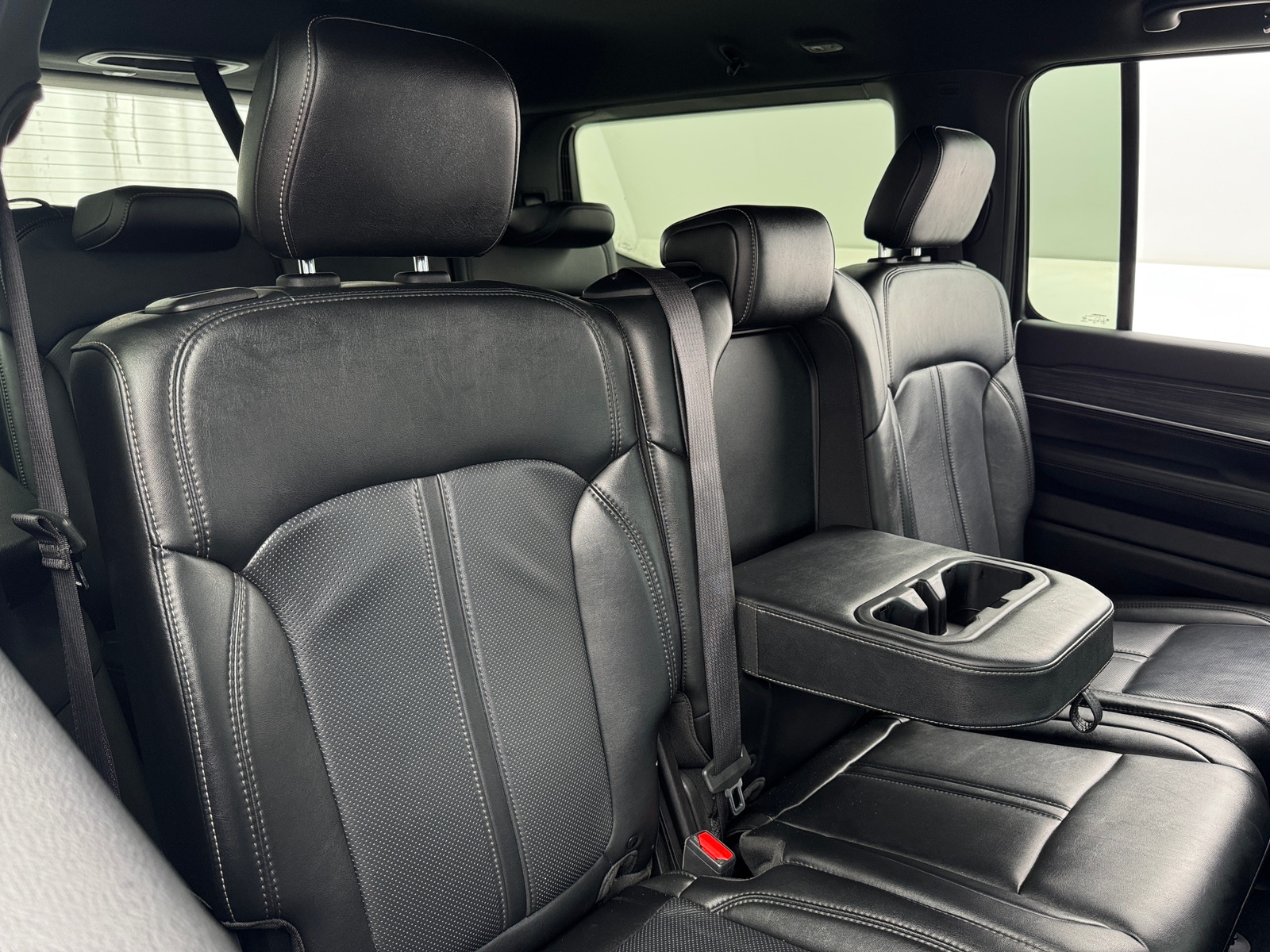 Thumbnail: 2024 Jeep Wagoneer - 5