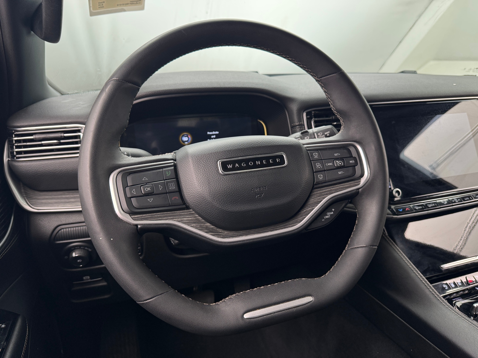 Thumbnail: 2024 Jeep Wagoneer - 4