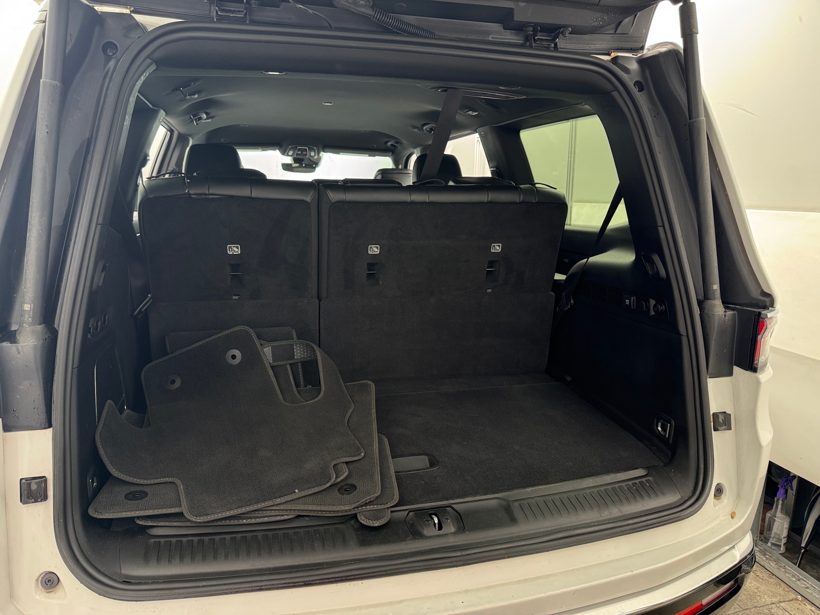 Thumbnail: 2024 Jeep Wagoneer - 6