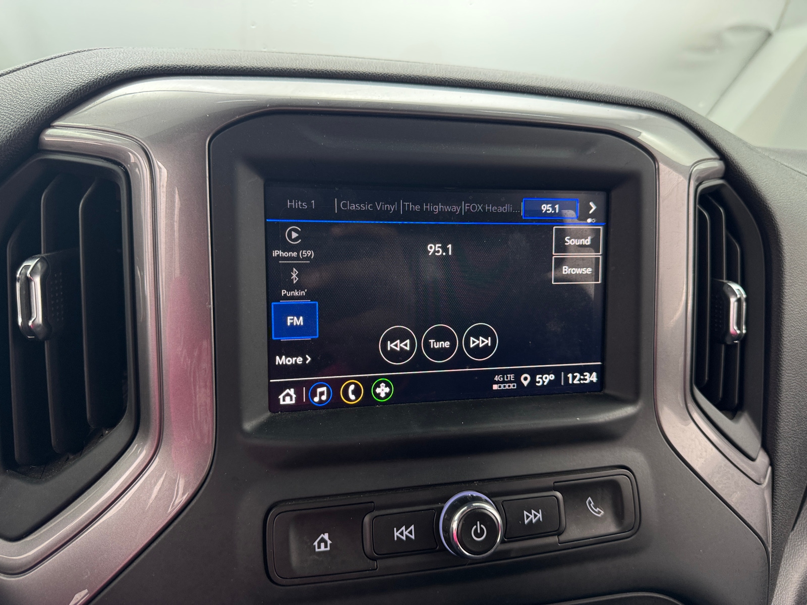 Thumbnail: 2024 Chevrolet Silverado 1500 - 4