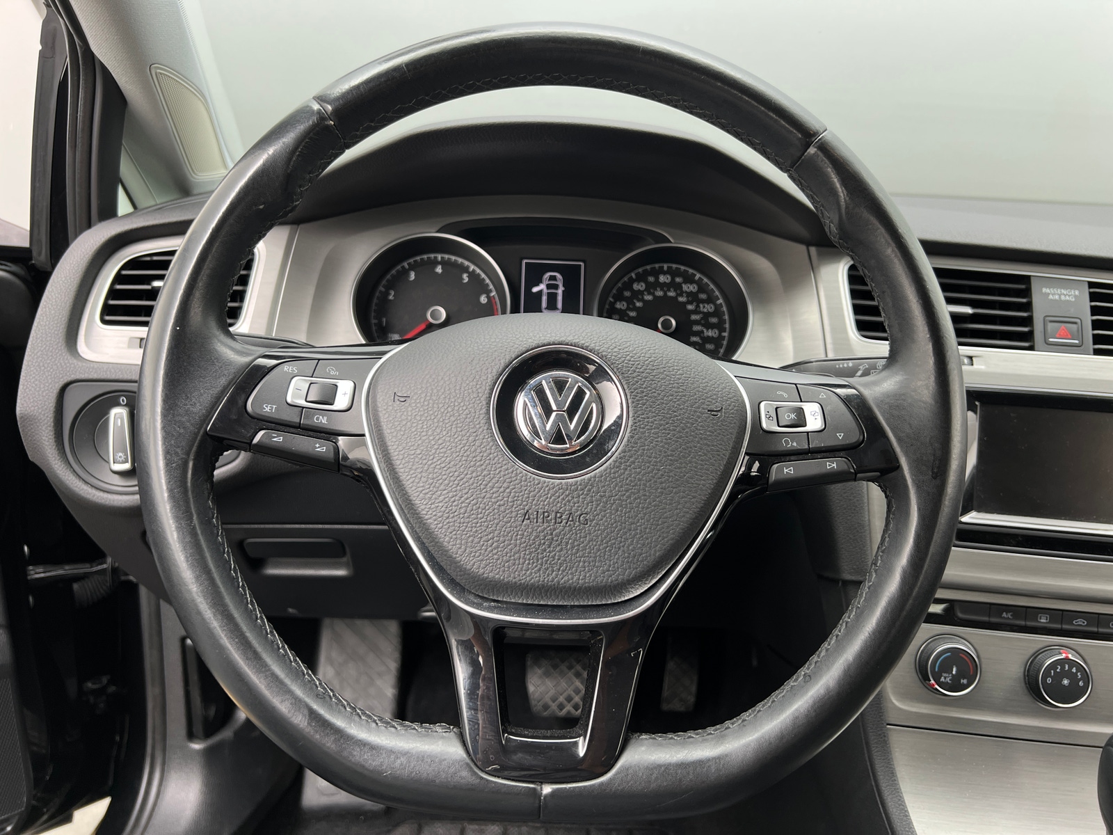 Thumbnail: 2015 Volkswagen Golf - 4