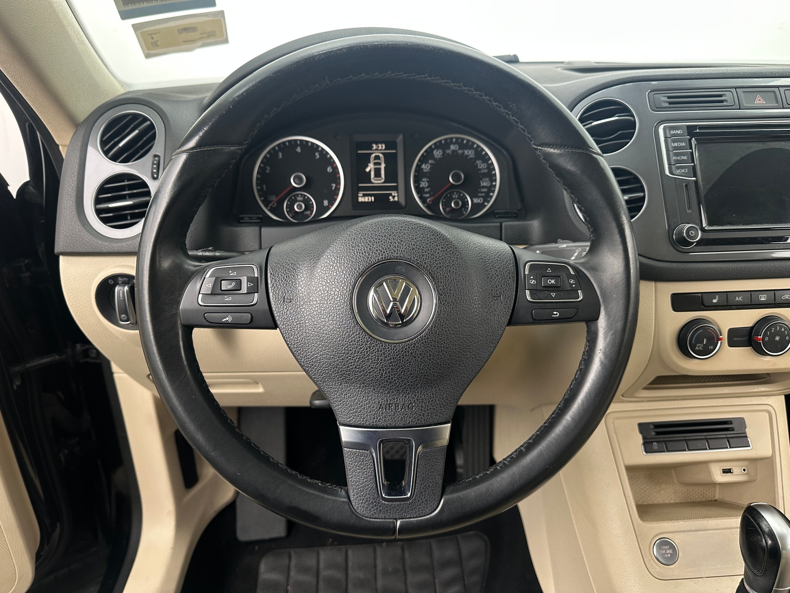 Thumbnail: 2017 Volkswagen Tiguan - 4