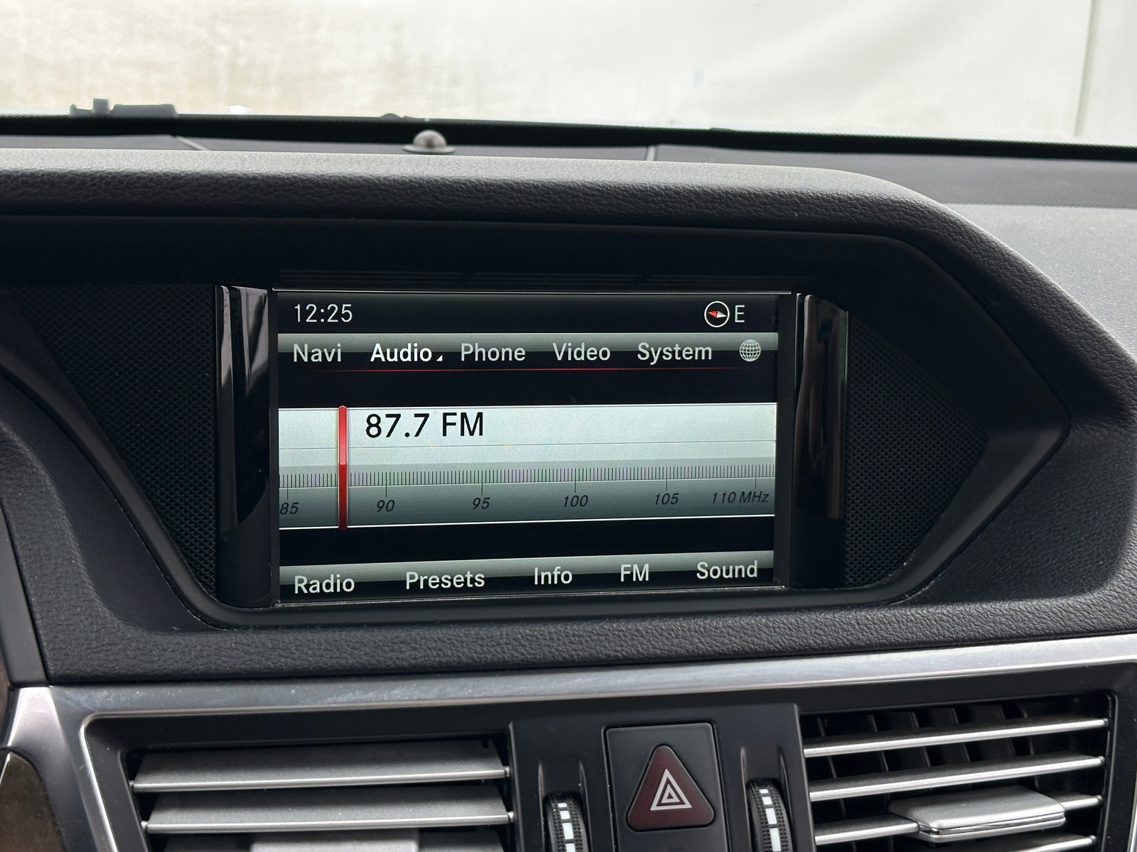 Thumbnail: 2013 Mercedes-Benz E-Class - 3