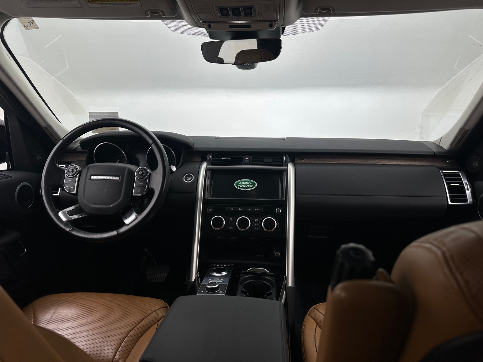 Thumbnail: 2017 Land Rover Discovery - 2