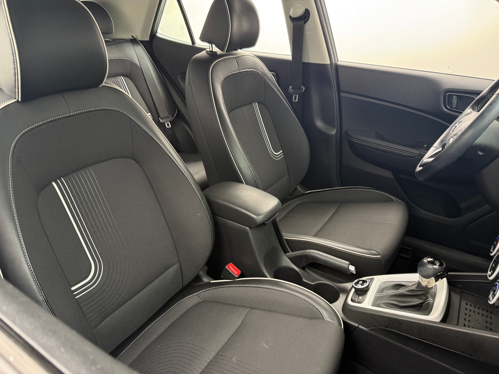 Thumbnail: 2023 Hyundai Venue - 2