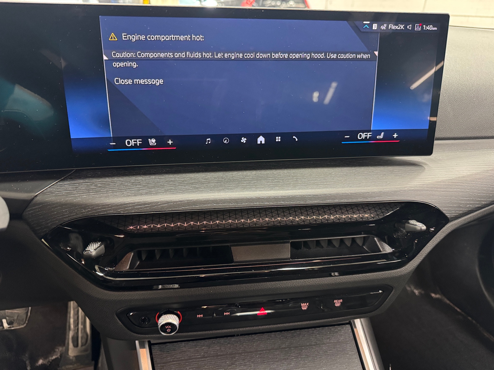 Thumbnail: 2025 BMW 3 Series - 3