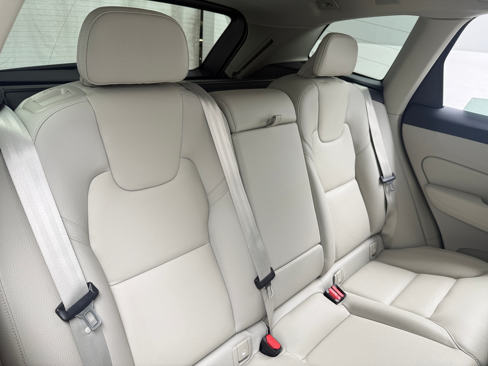 Thumbnail: 2022 Volvo XC60 - 6