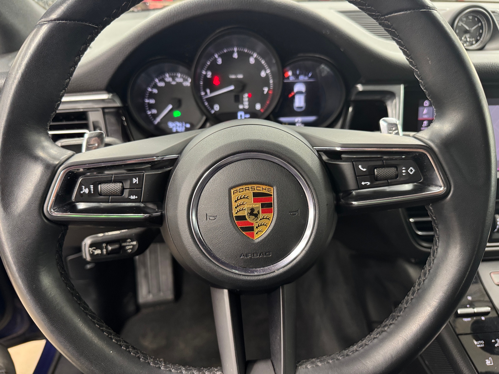 Thumbnail: 2022 Porsche Macan - 4