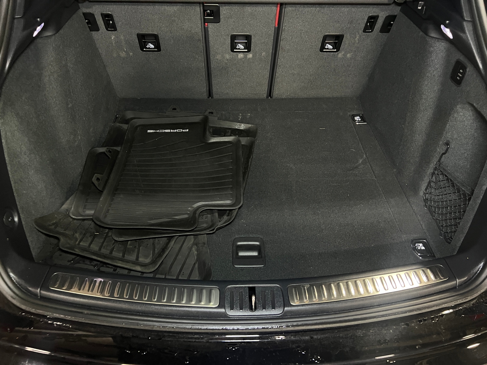 Thumbnail: 2024 Porsche Macan - 6