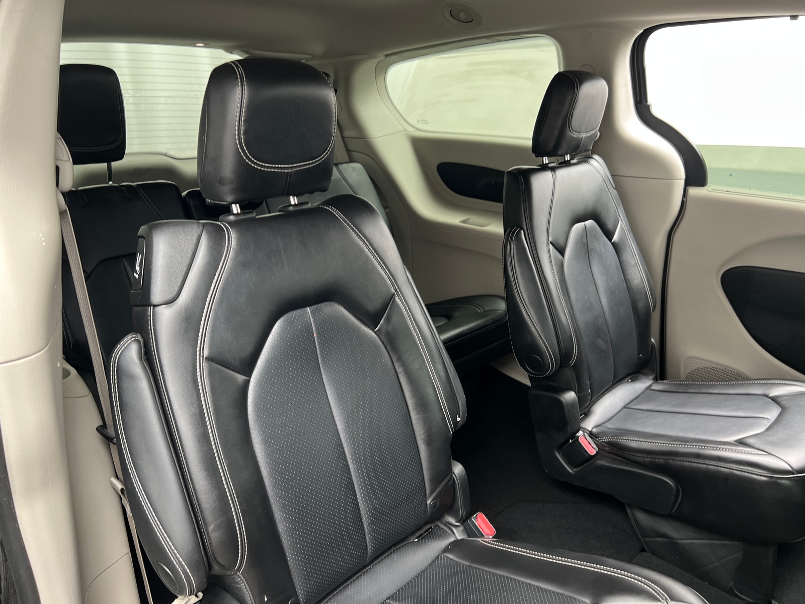 Thumbnail: 2023 Chrysler Pacifica - 5