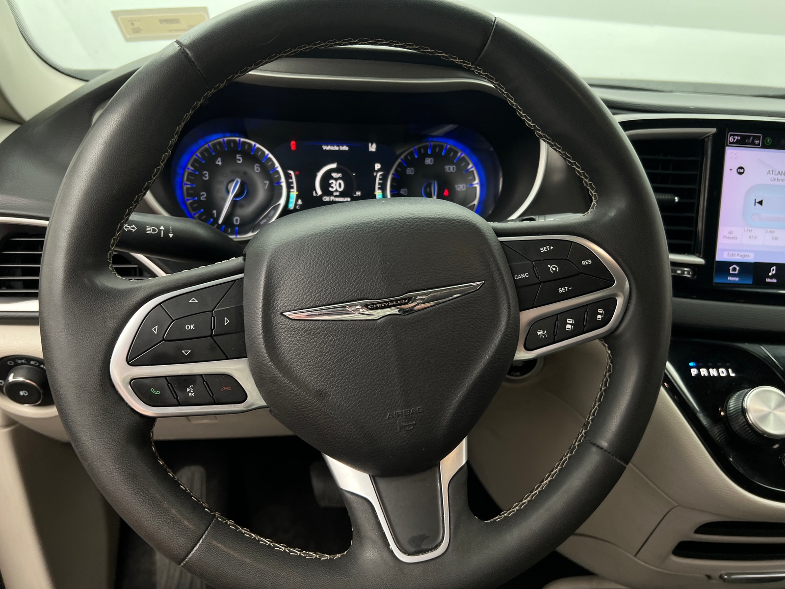 Thumbnail: 2023 Chrysler Pacifica - 4