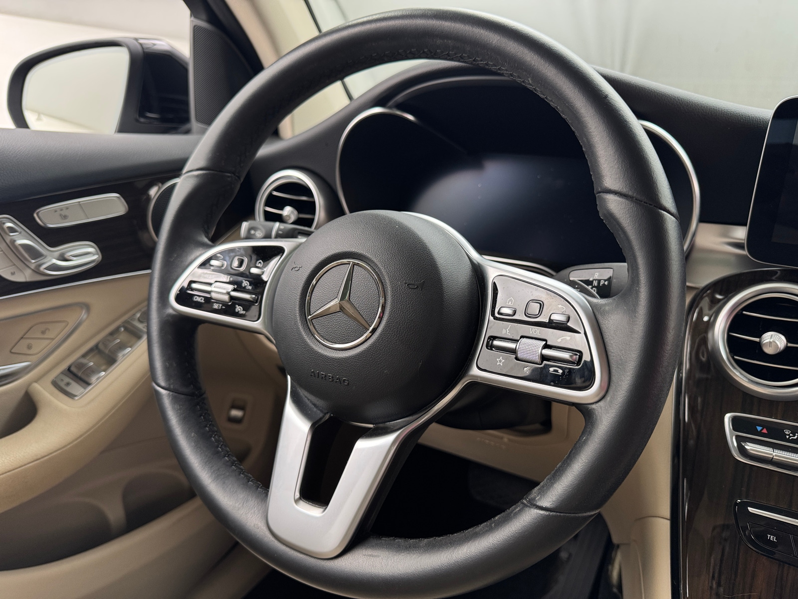 Thumbnail: 2022 Mercedes-Benz GLC - 4