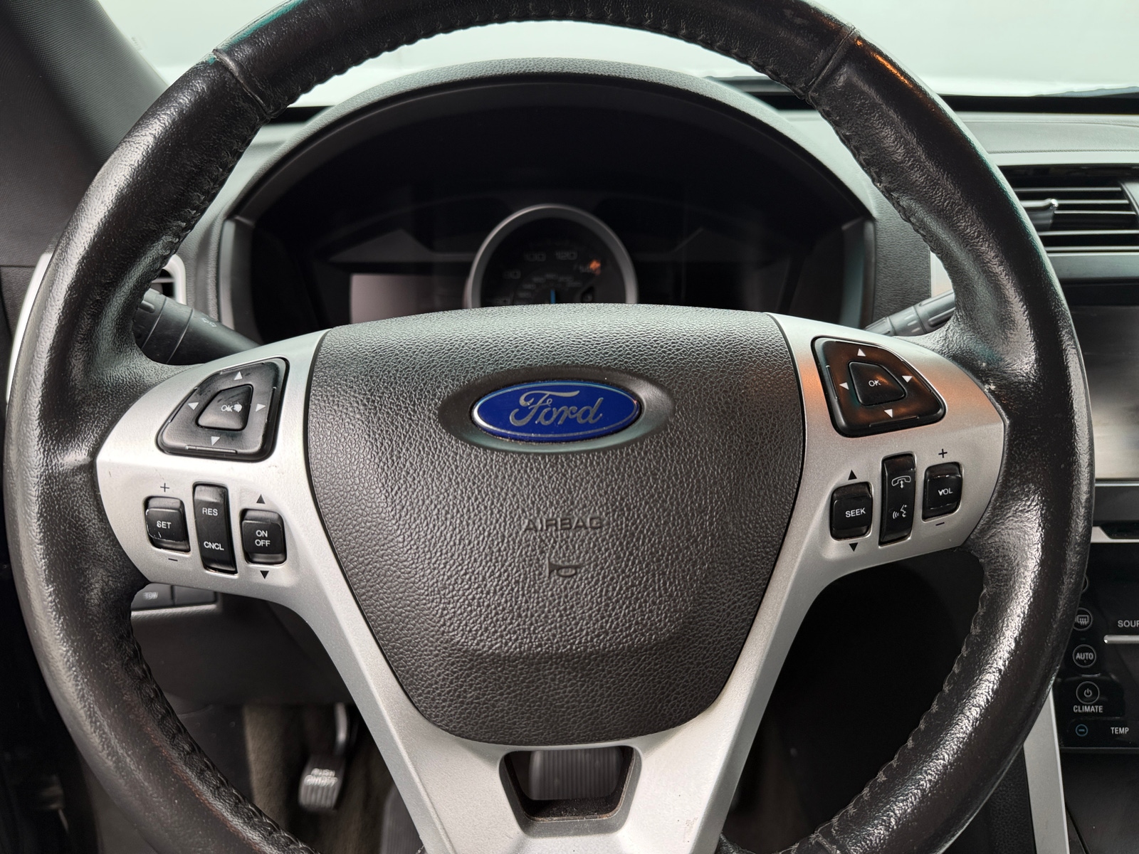 Thumbnail: 2015 Ford Explorer - 4