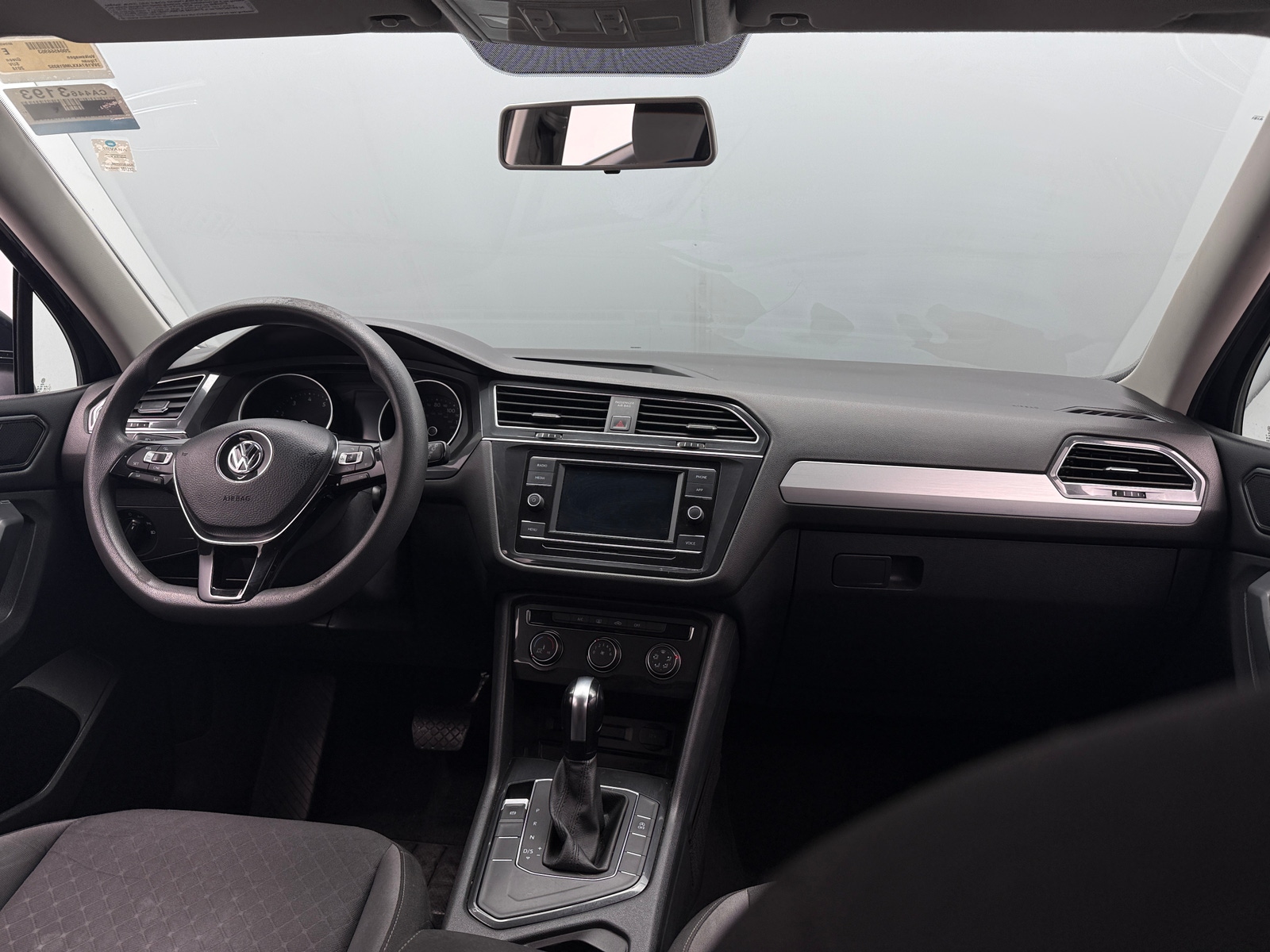 Thumbnail: 2018 Volkswagen Tiguan - 3