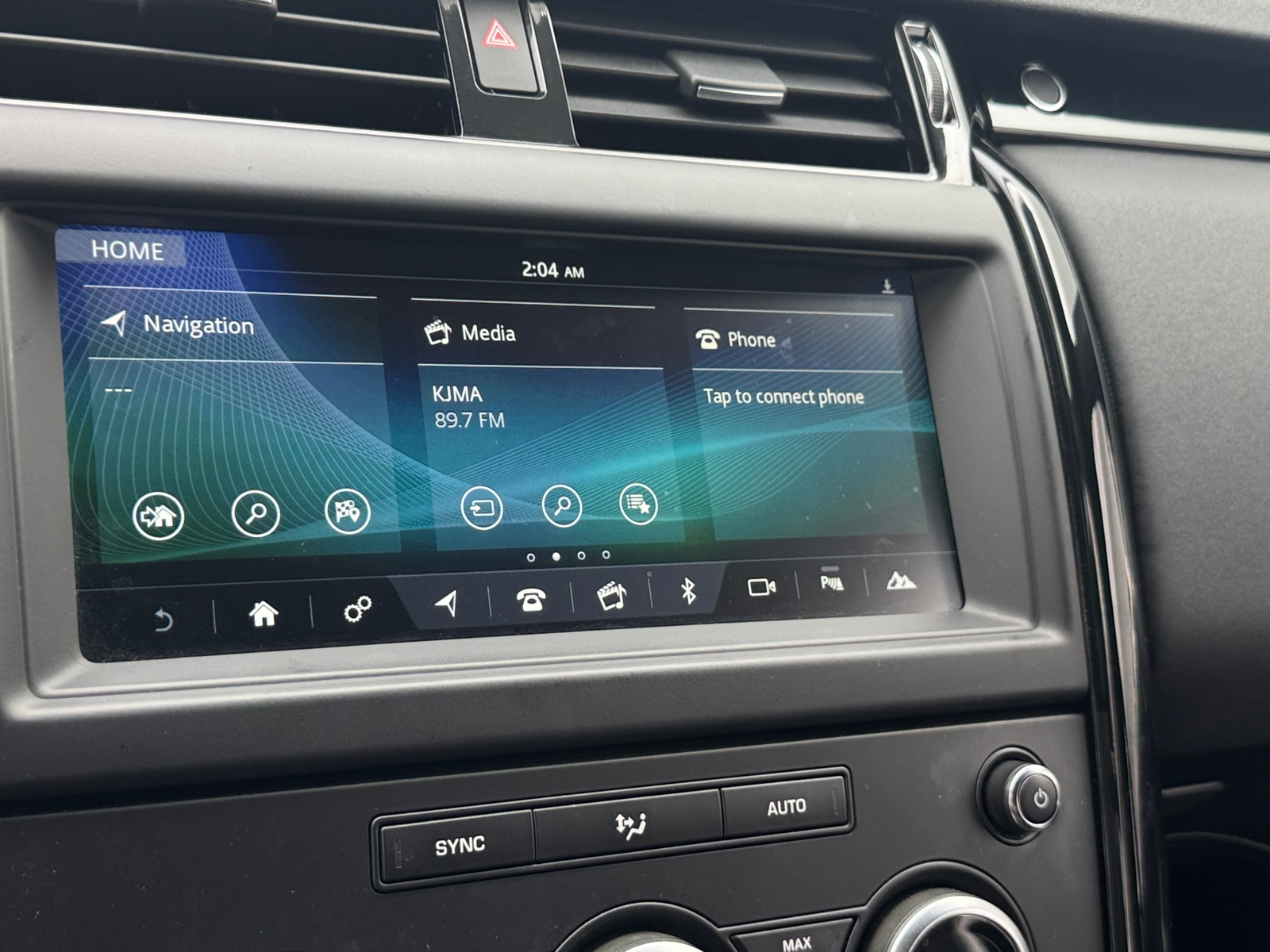 Thumbnail: 2018 Land Rover Discovery - 3