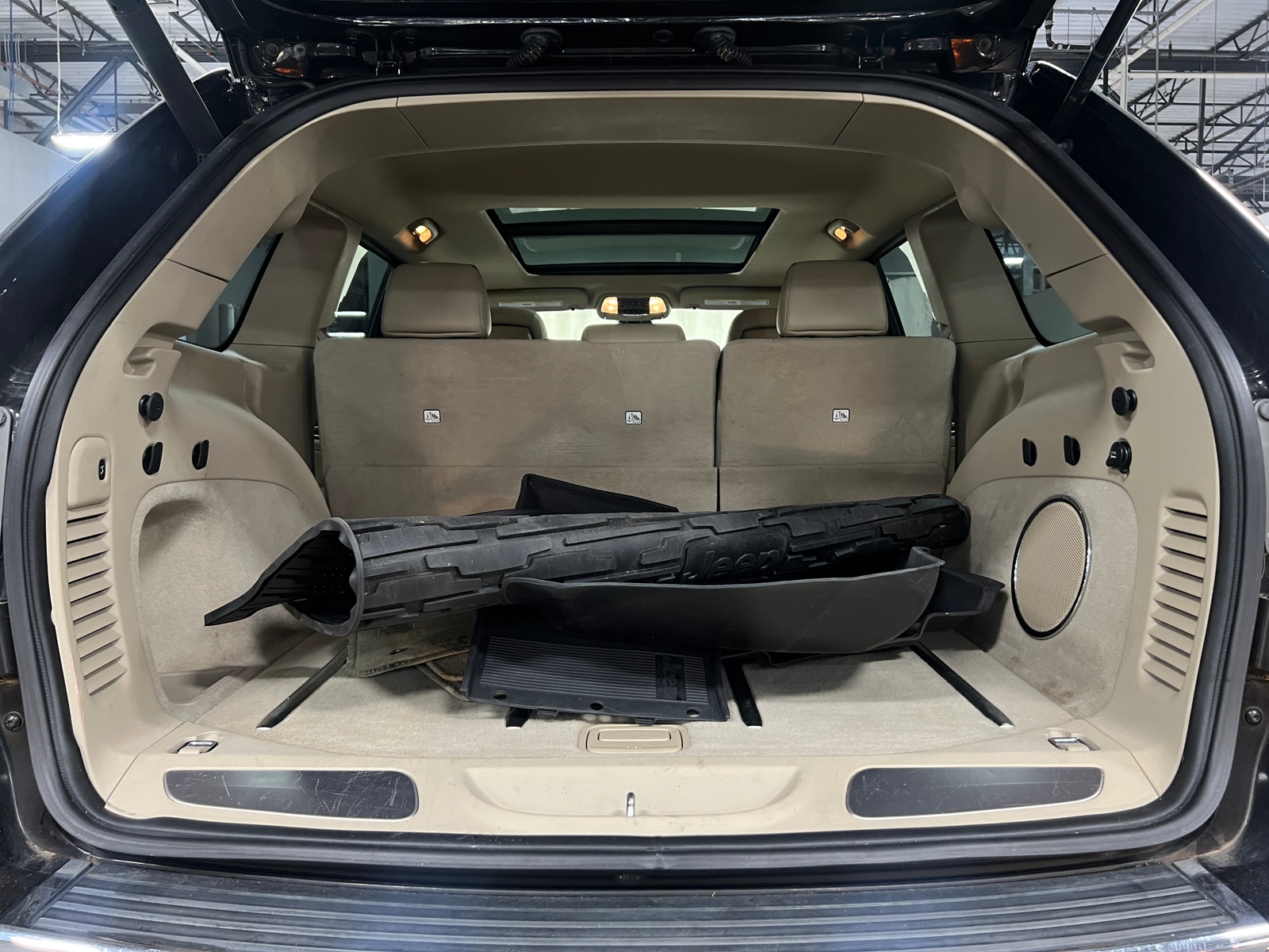 Thumbnail: 2015 Jeep Grand Cherokee - 6