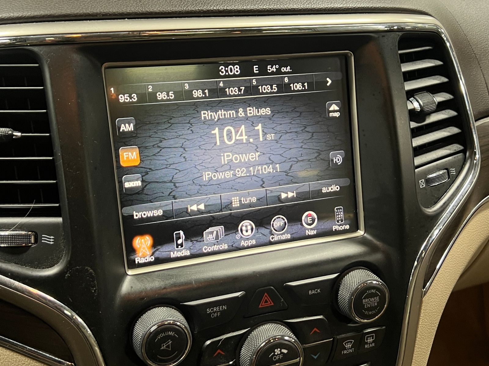 Thumbnail: 2015 Jeep Grand Cherokee - 3