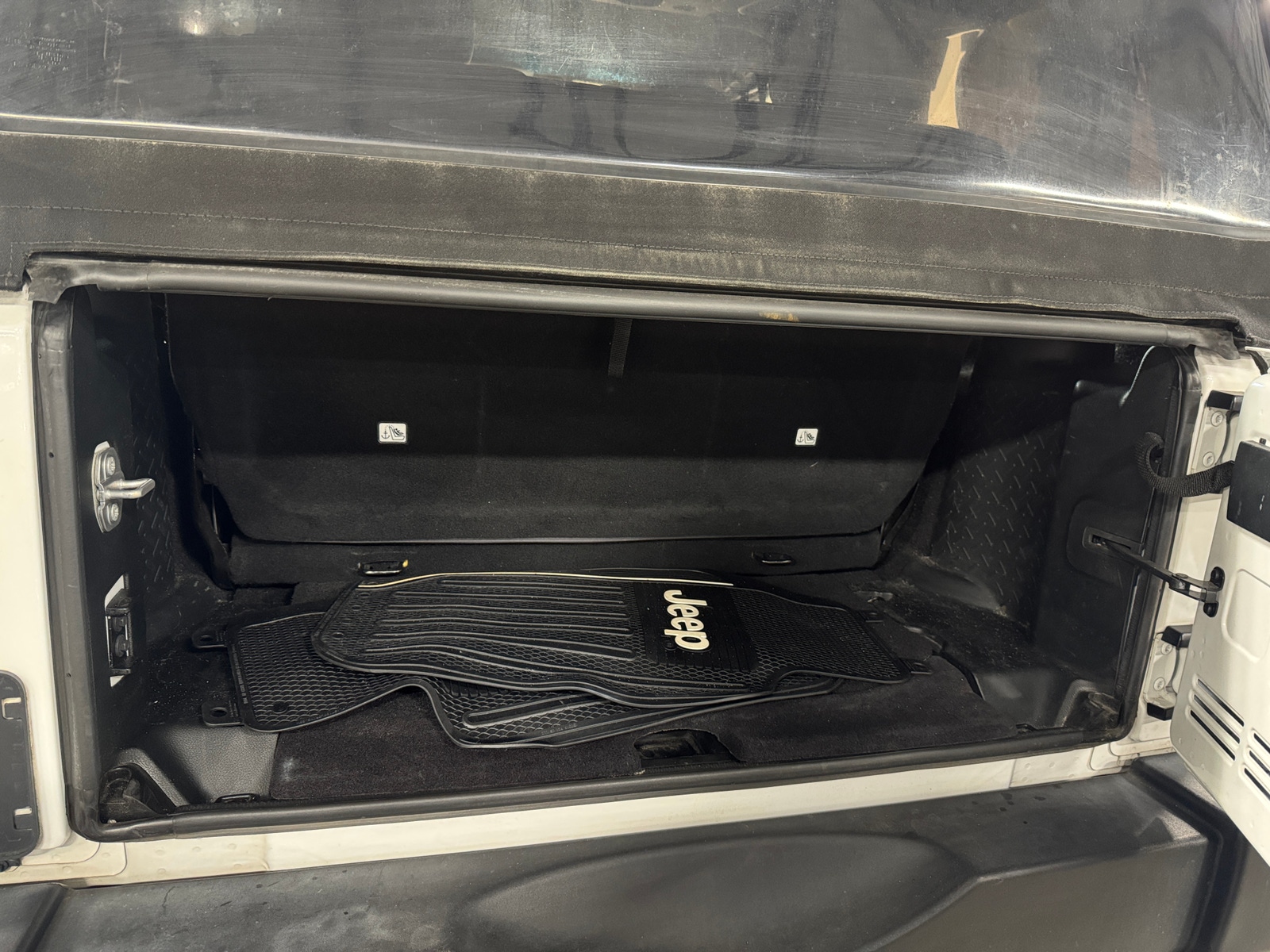 Thumbnail: 2017 Jeep Wrangler - 7