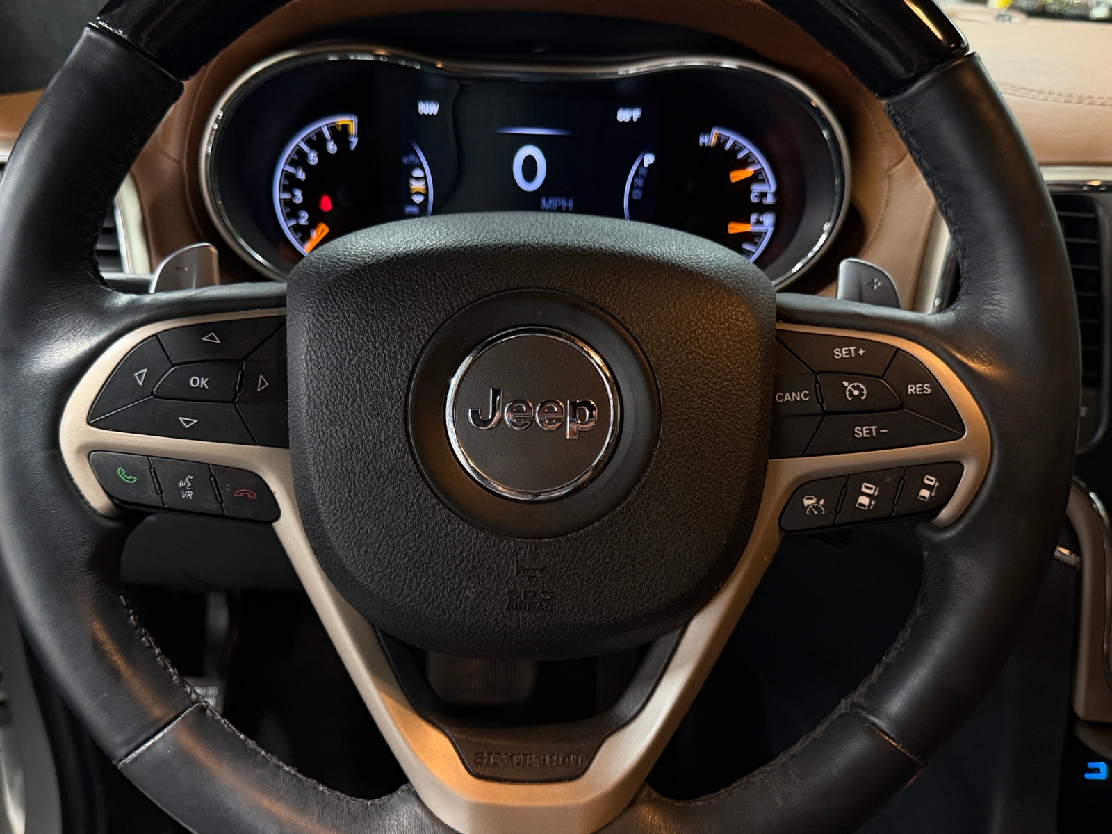 Thumbnail: 2017 Jeep Grand Cherokee - 4