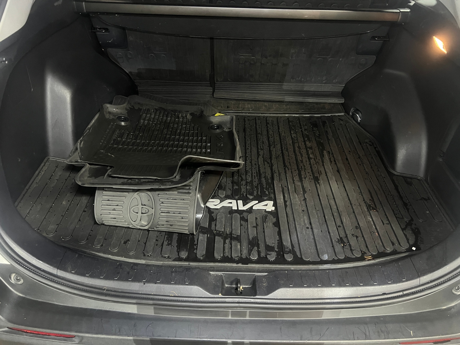 Thumbnail: 2021 Toyota RAV4 - 7