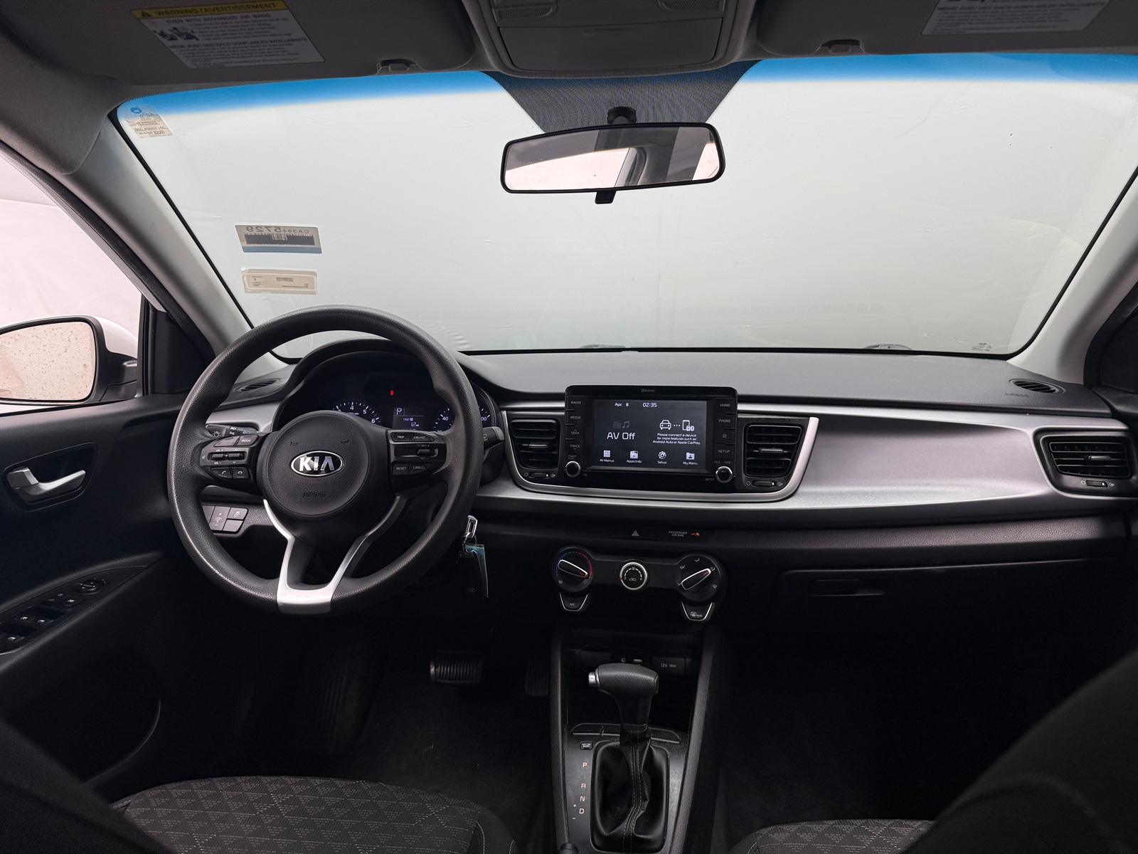 Thumbnail: 2020 Kia Rio - 3