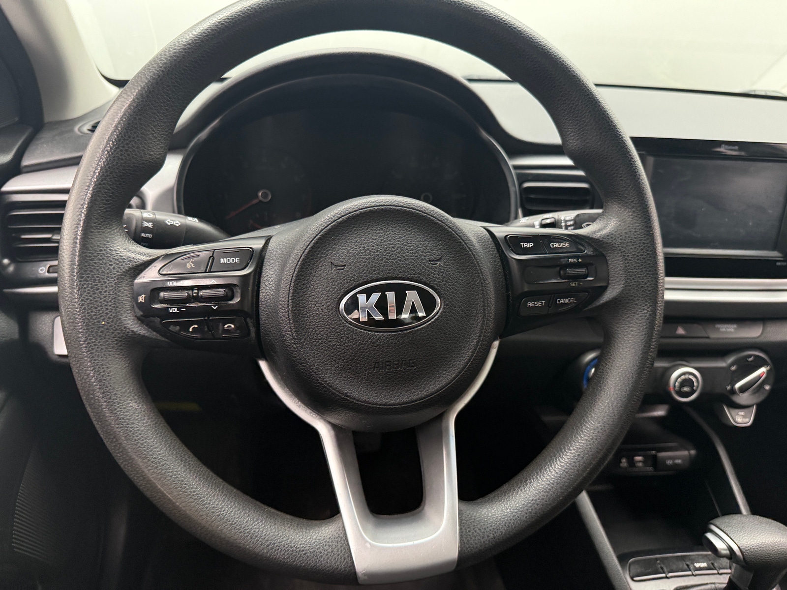Thumbnail: 2020 Kia Rio - 5