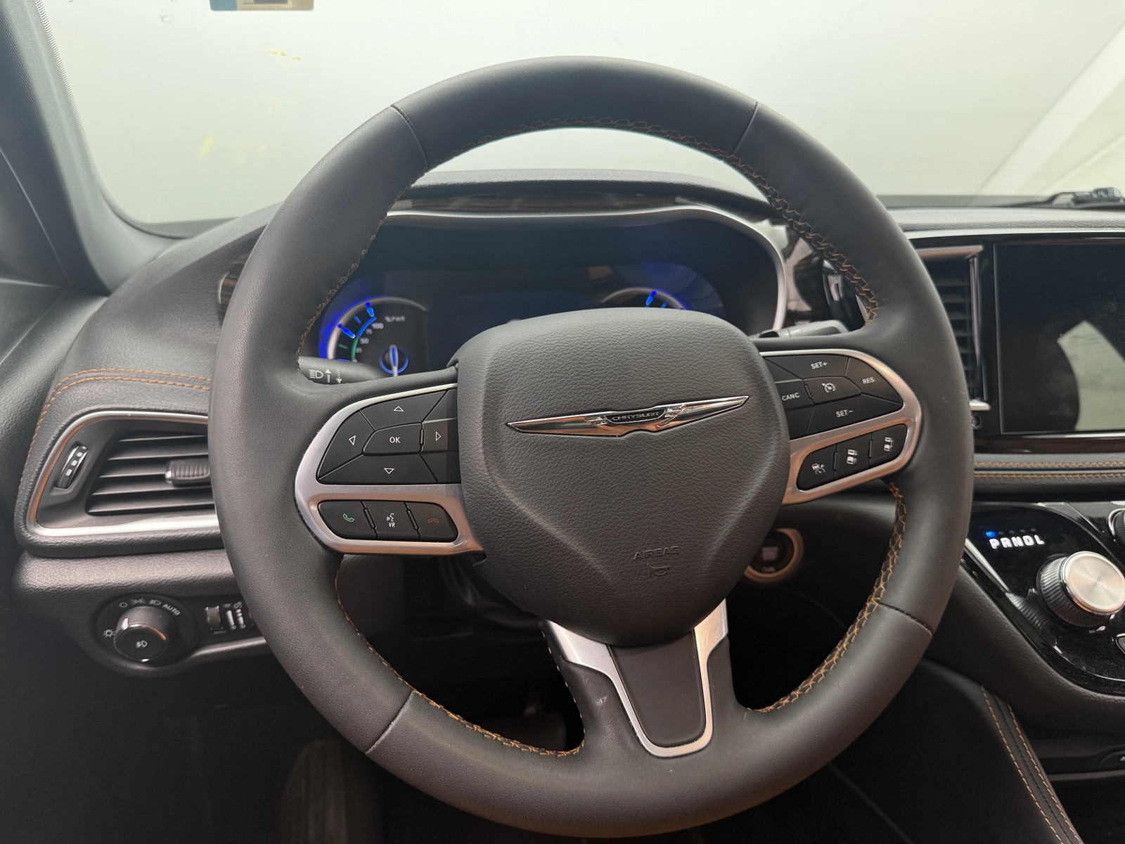 Thumbnail: 2023 Chrysler Pacifica - 4