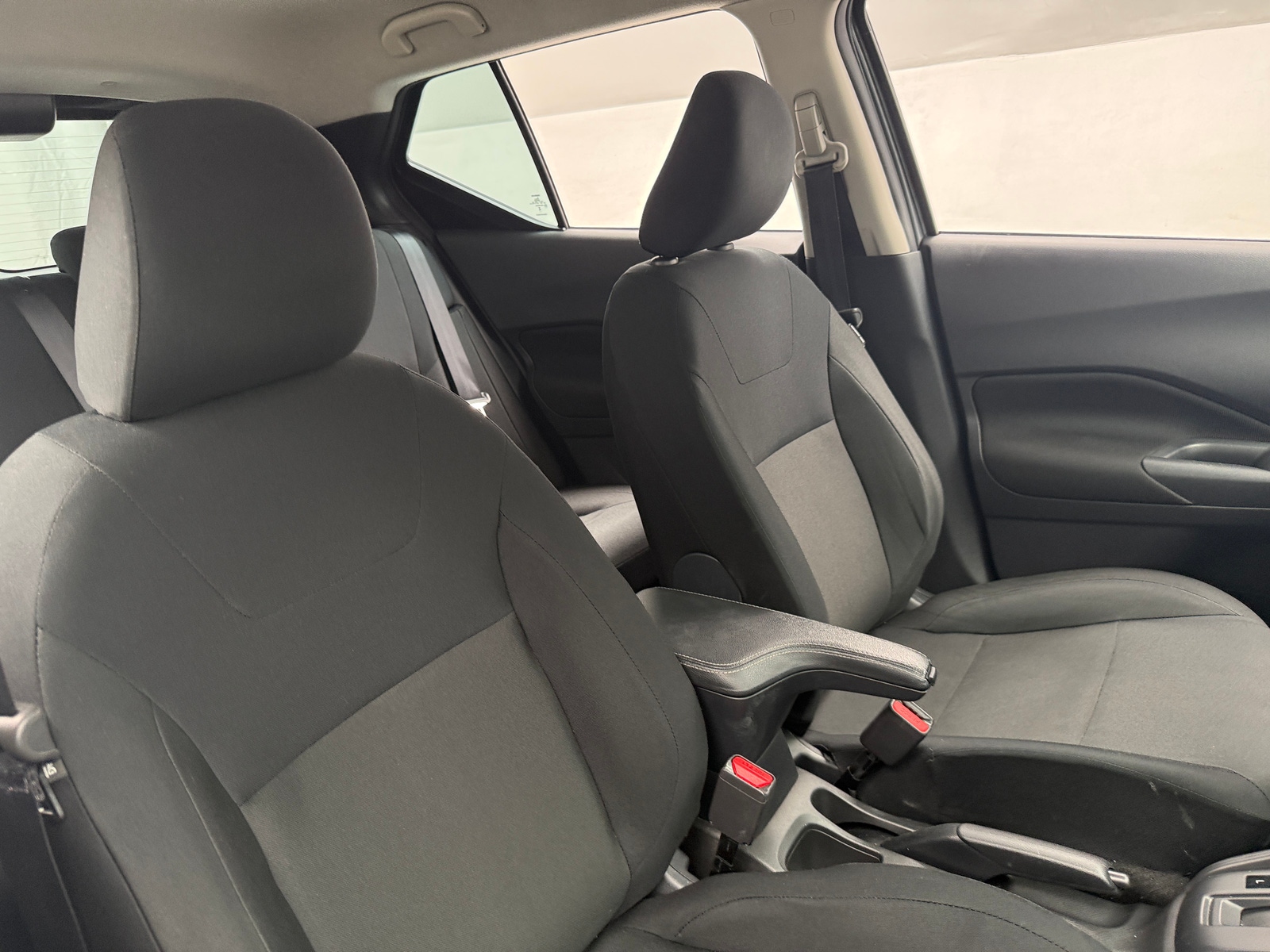 Thumbnail: 2025 Nissan Kicks - 2