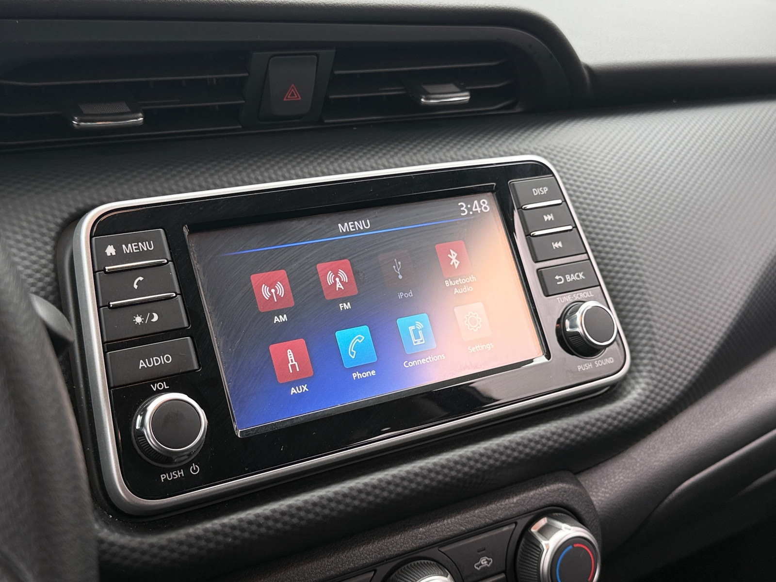 Thumbnail: 2025 Nissan Kicks - 4