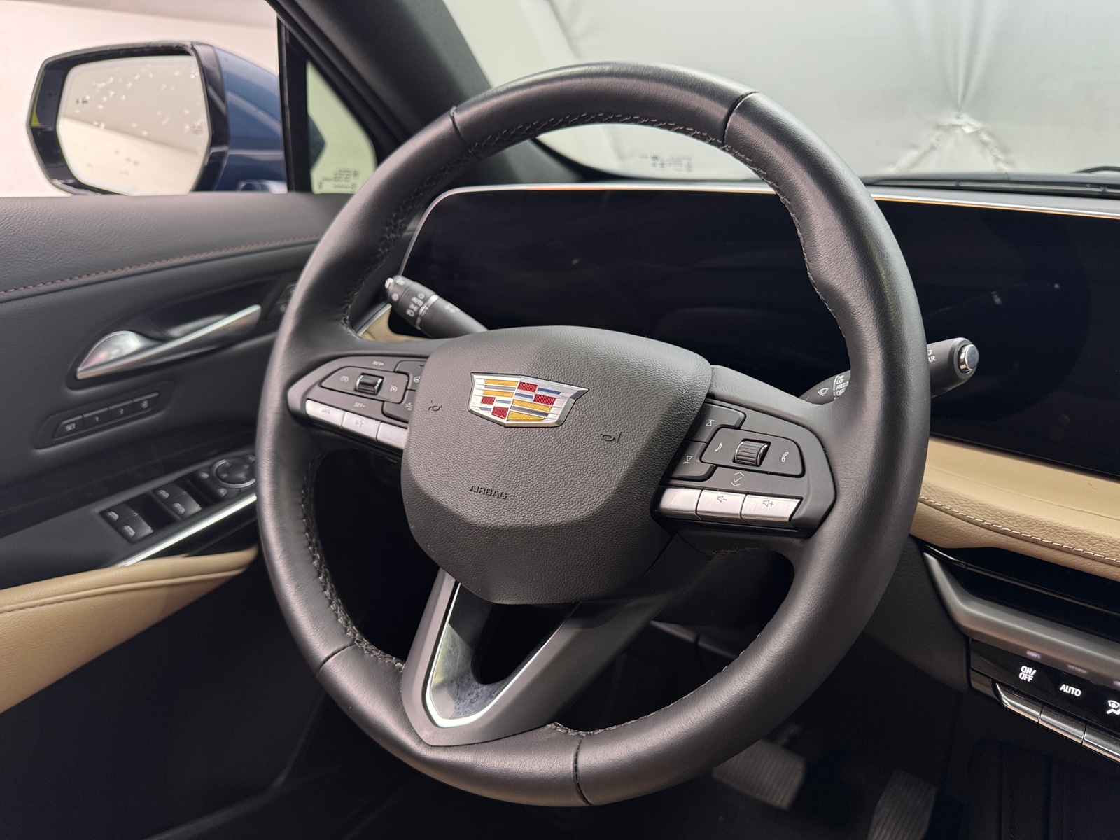 Thumbnail: 2025 Cadillac XT4 - 4