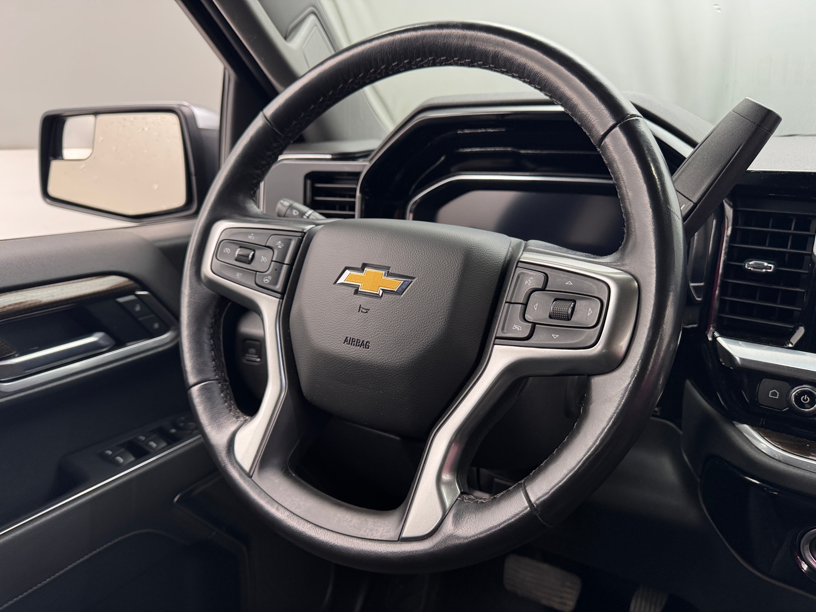 Thumbnail: 2022 Chevrolet Silverado 1500 - 5