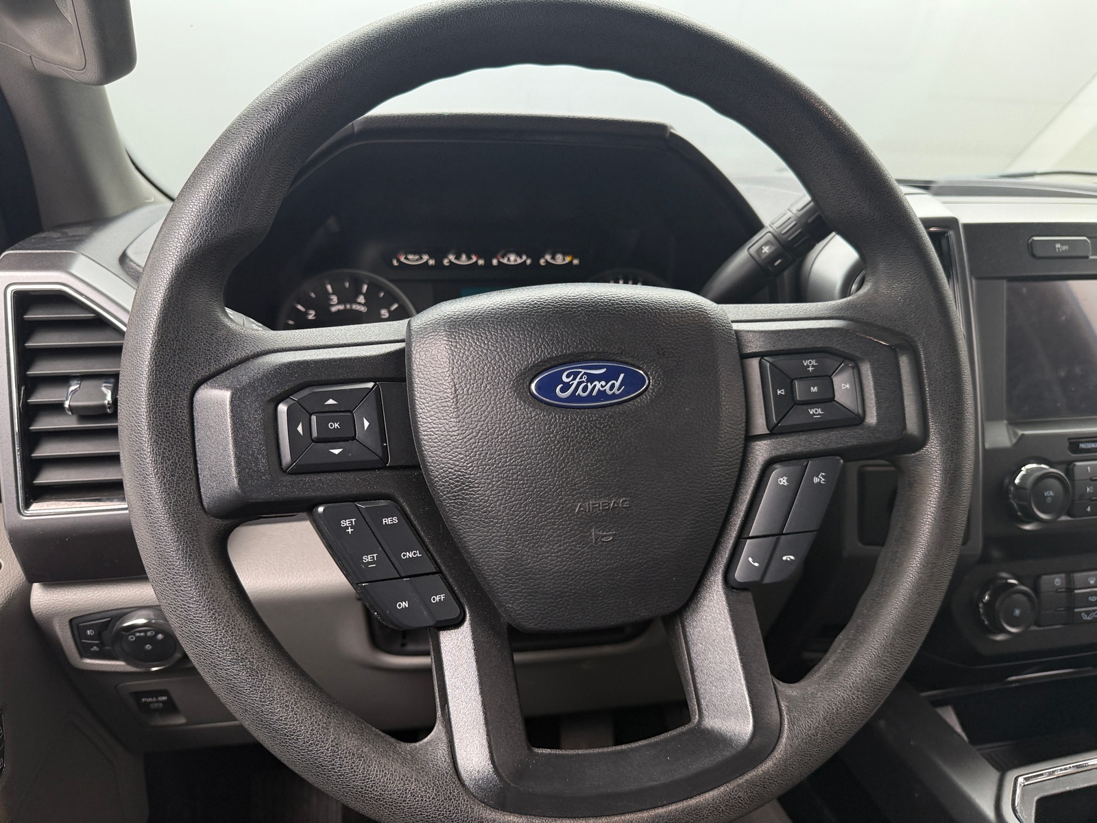 Thumbnail: 2019 Ford Econoline - 5