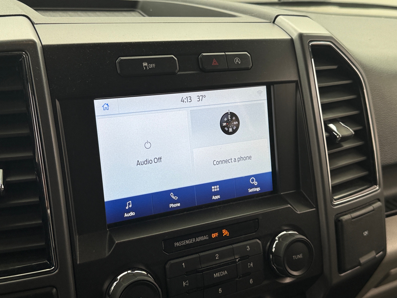 Thumbnail: 2019 Ford Econoline - 4