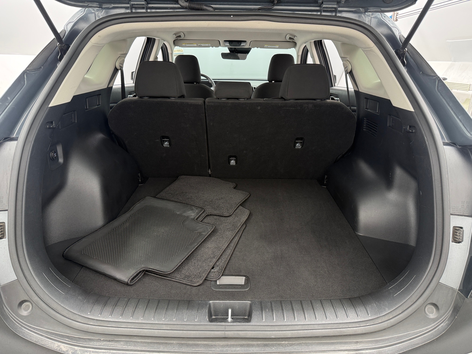 Thumbnail: 2025 Kia Sportage - 7