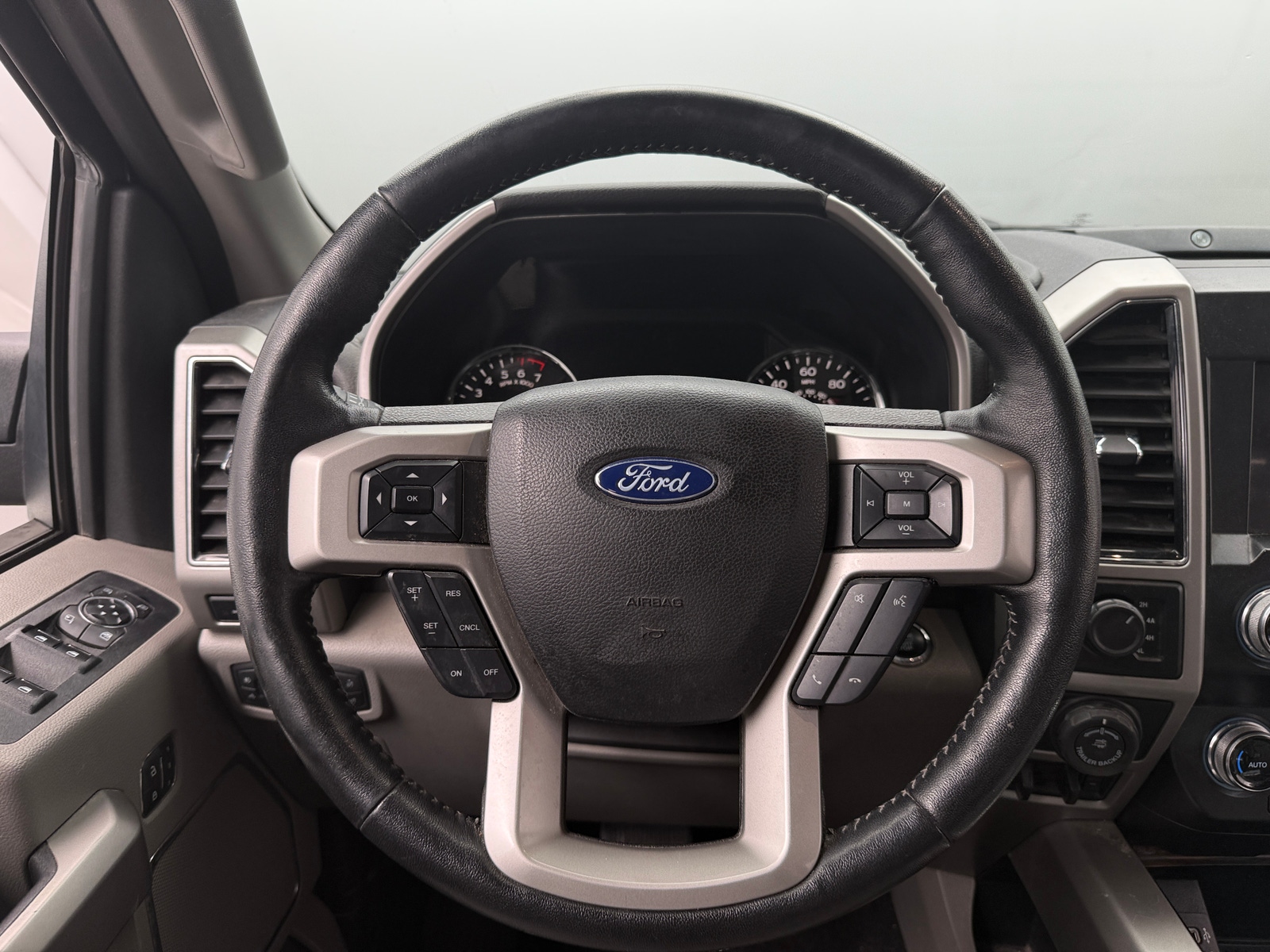 Thumbnail: 2019 Ford Econoline - 4