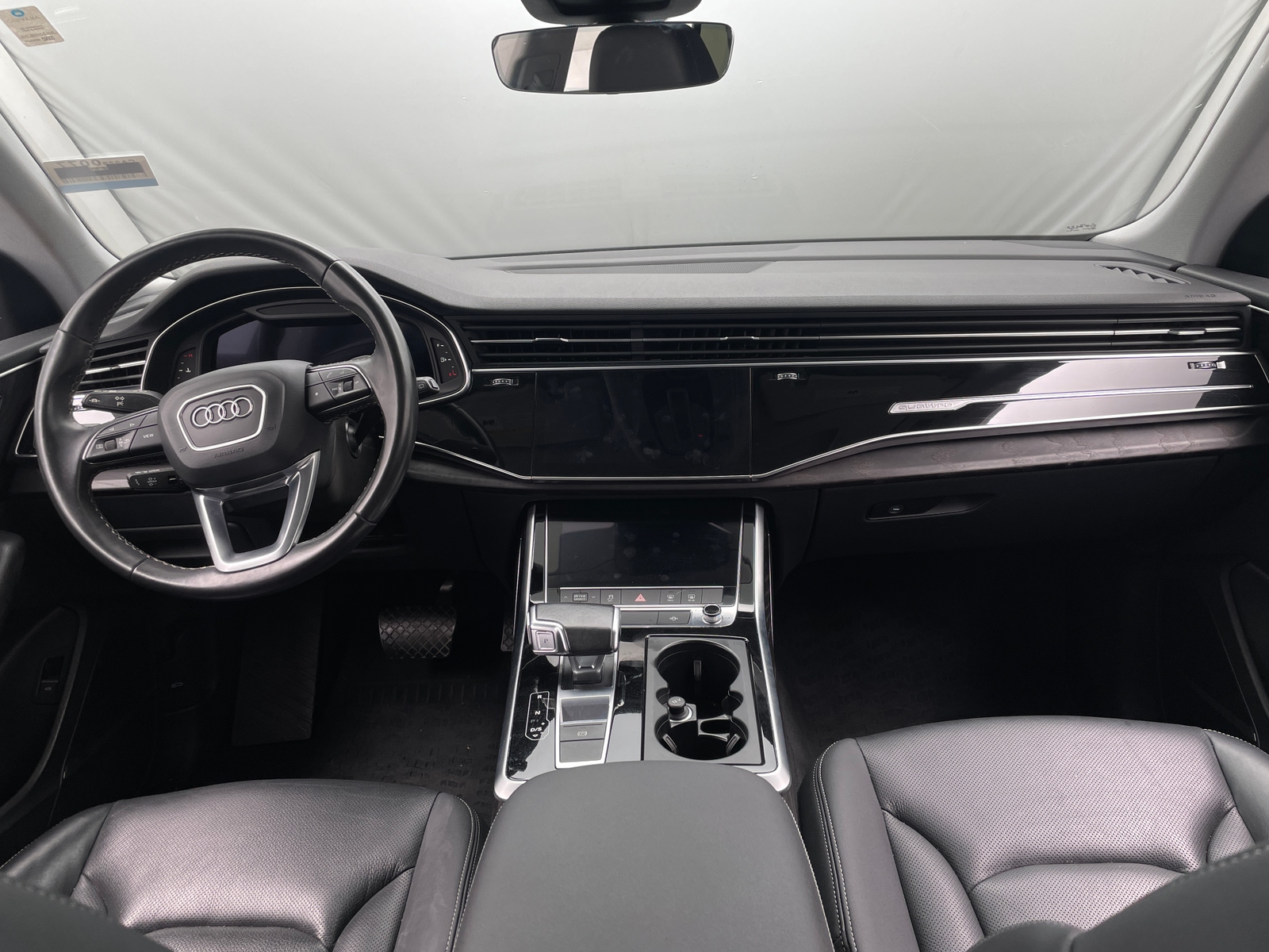 Thumbnail: 2022 Audi Q8 - 2