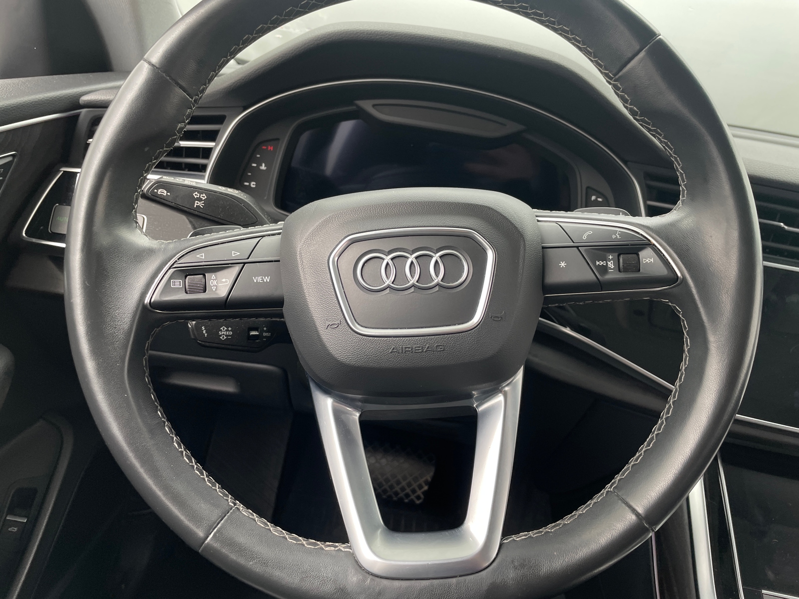 Thumbnail: 2022 Audi Q8 - 4