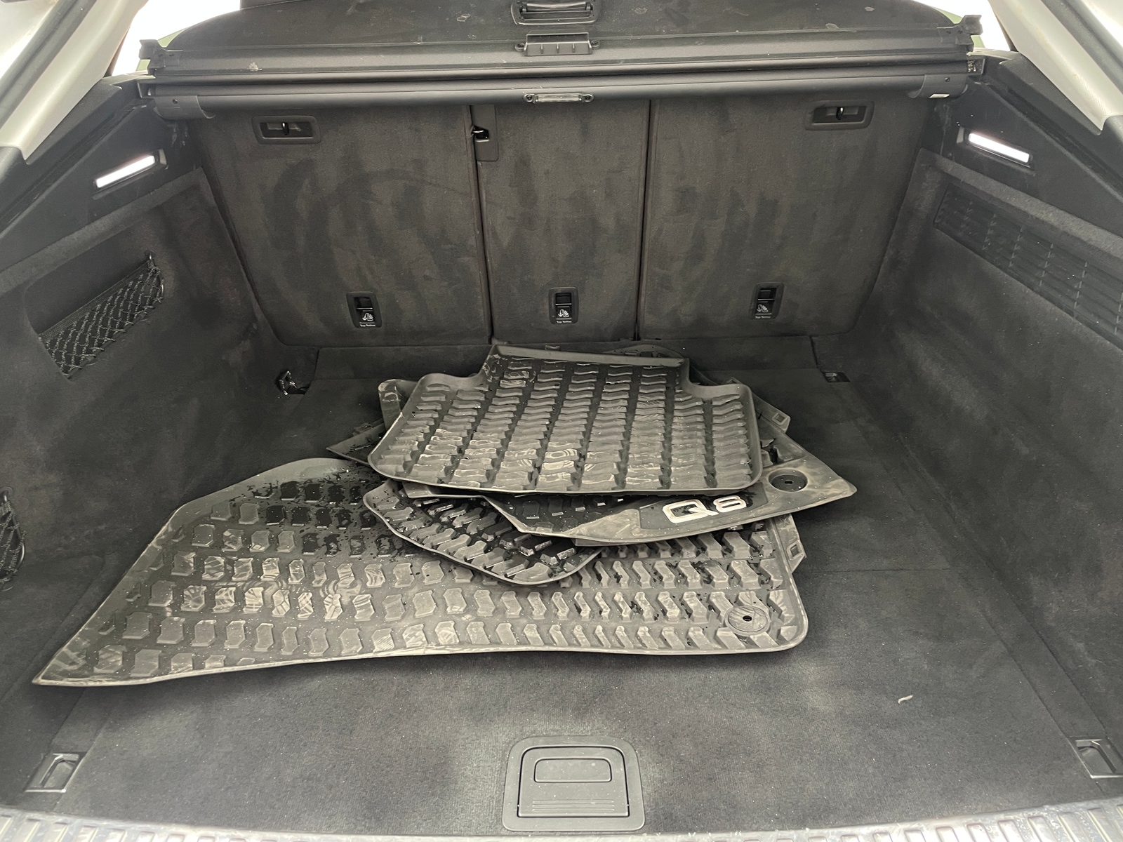 Thumbnail: 2022 Audi Q8 - 6